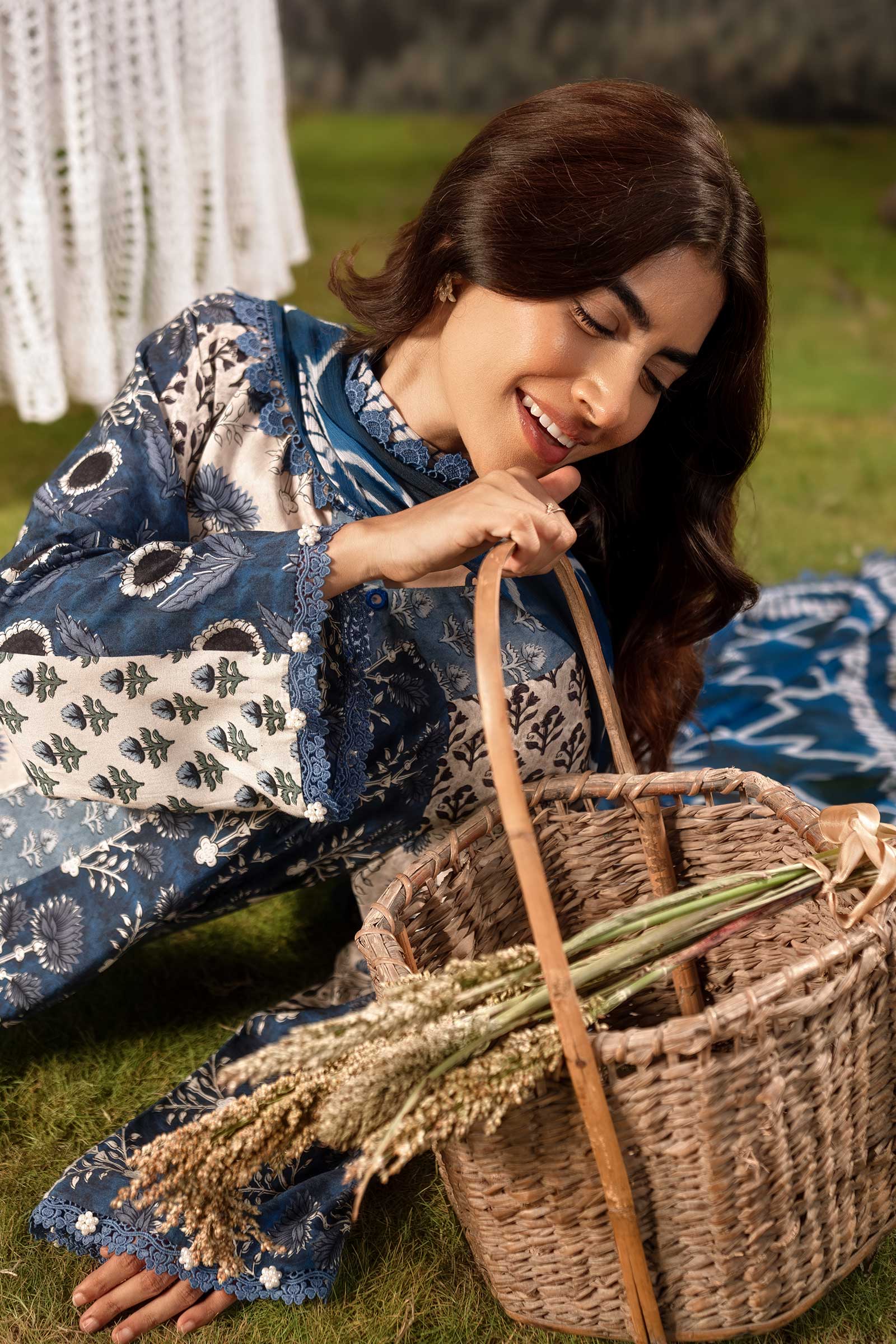 3 Pc Unstitched Embroidered Arabic Lawn Suit | MB-PFUS25-02A - Image 4