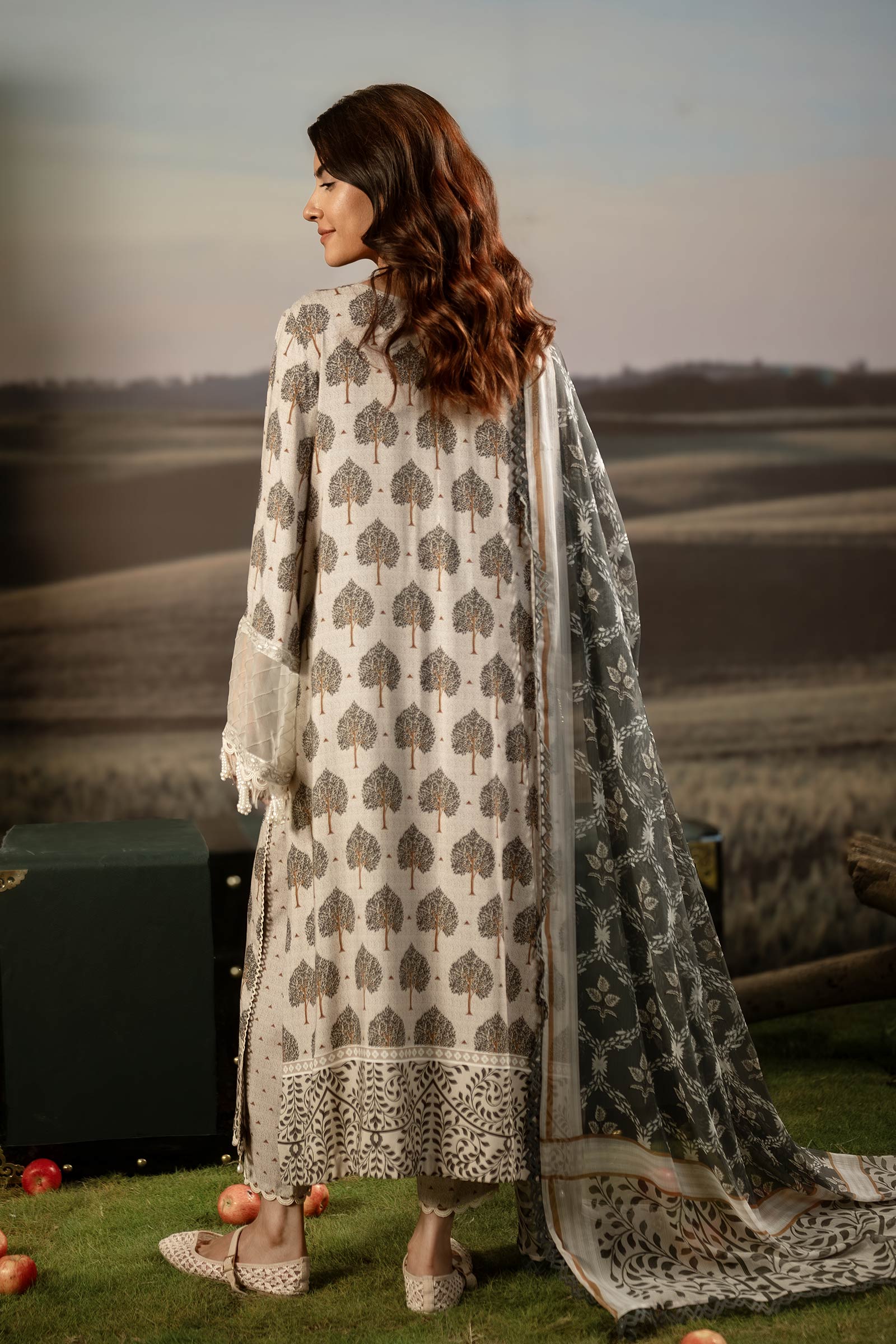 3 Pc Unstitched Embroidered Arabic Lawn Suit | MB-PFUS25-03A - Image 5