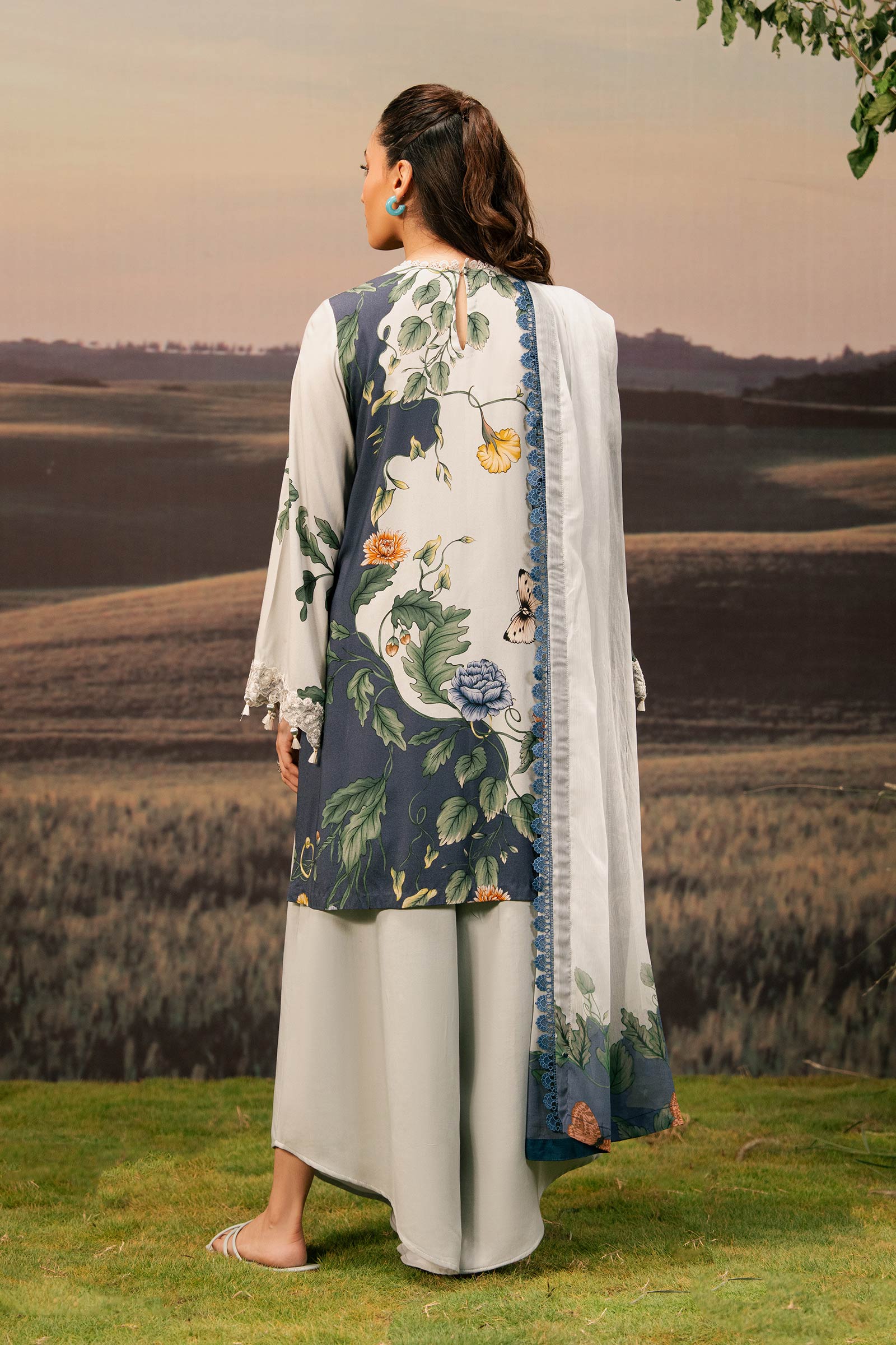3 Pc Unstitched Embroidered Arabic Lawn Suit | MB-PFUS25-07B - Image 5
