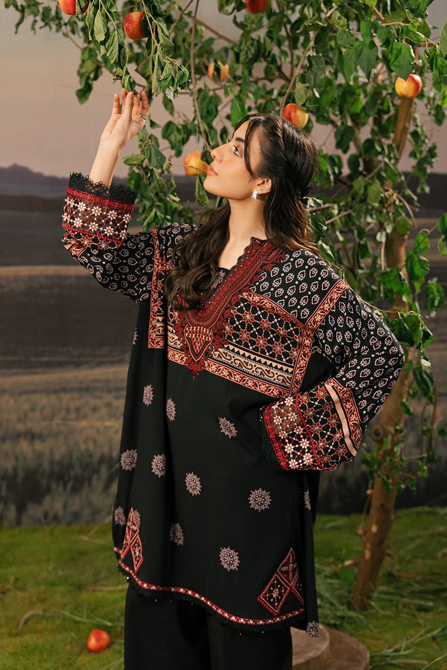 3 Pc Unstitched Embroidered Arabic Lawn Suit | MB-PFUS25-09A - Image 4