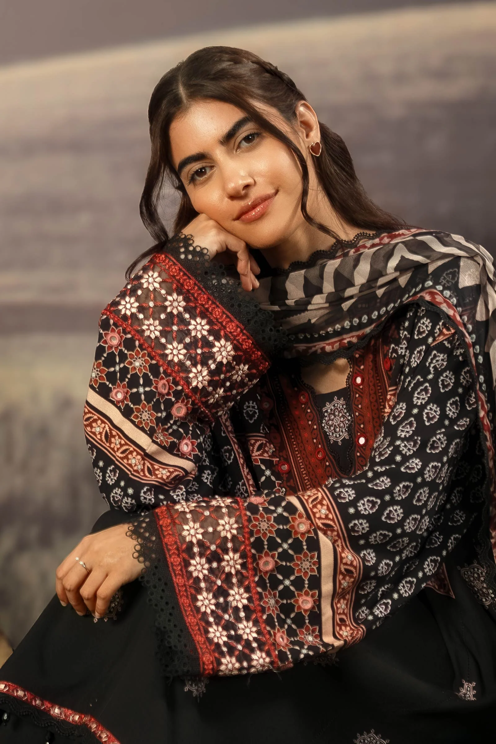3 Pc Unstitched Embroidered Arabic Lawn Suit | MB-PFUS25-09A - Image 7