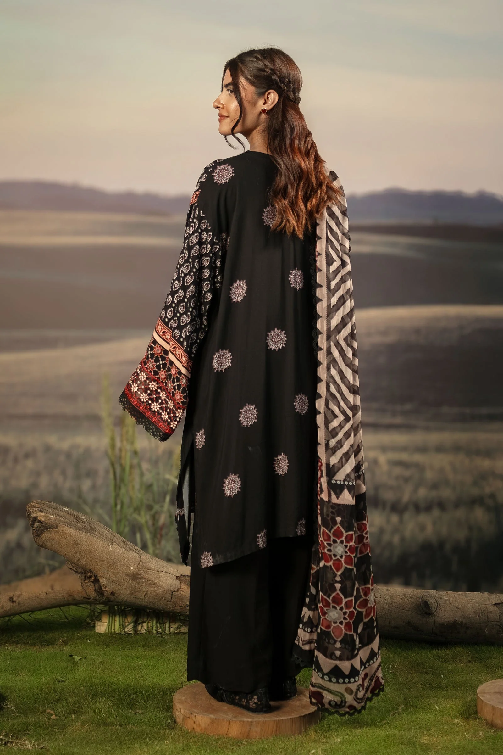 3 Pc Unstitched Embroidered Arabic Lawn Suit | MB-PFUS25-09A - Image 8