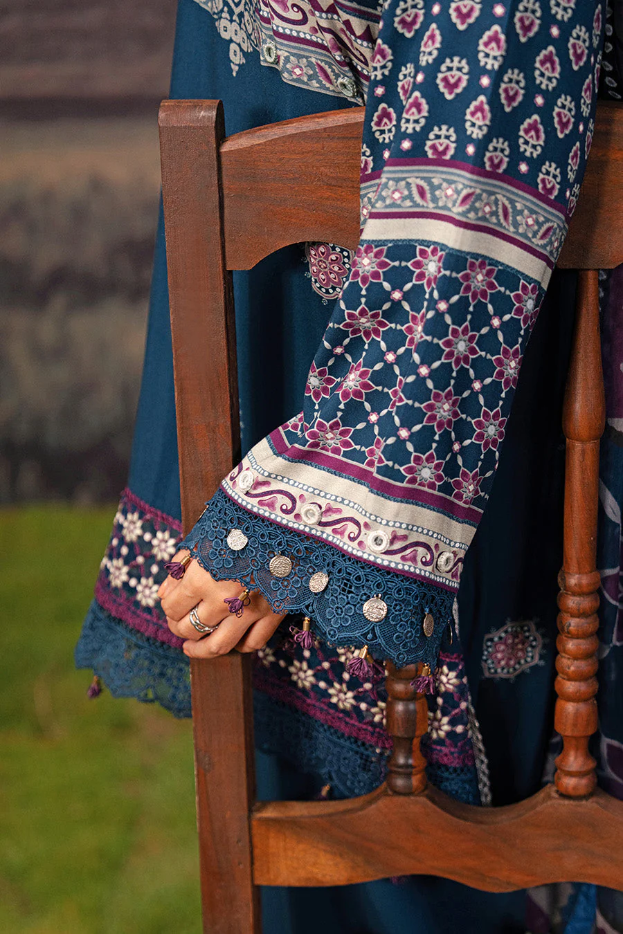 3 Pc Unstitched Embroidered Arabic Lawn Suit | MB-PFUS25-09B - Image 3