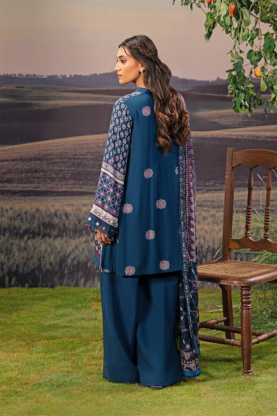 3 Pc Unstitched Embroidered Arabic Lawn Suit | MB-PFUS25-09B - Image 4