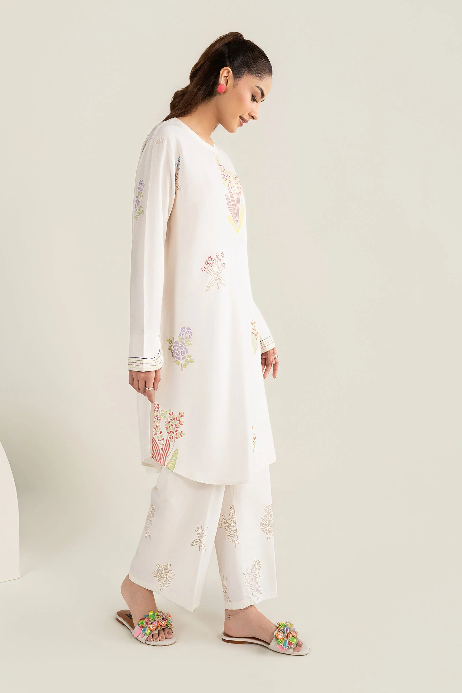 2 Pc Block Printed Arabic Lawn Suit - Image 7