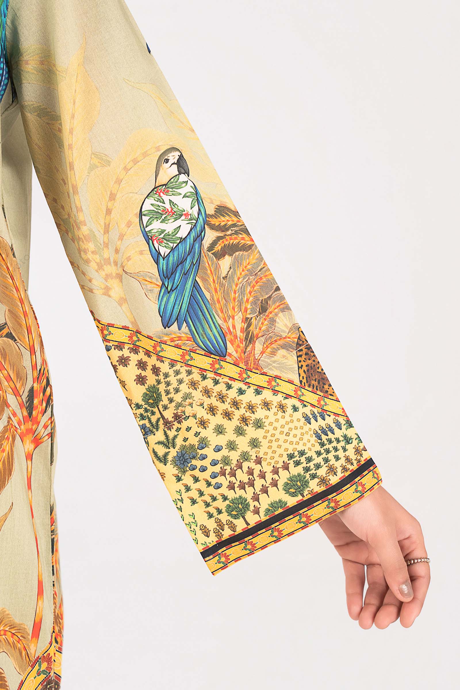 2 Pc Printed Lawn Suit - Image 3