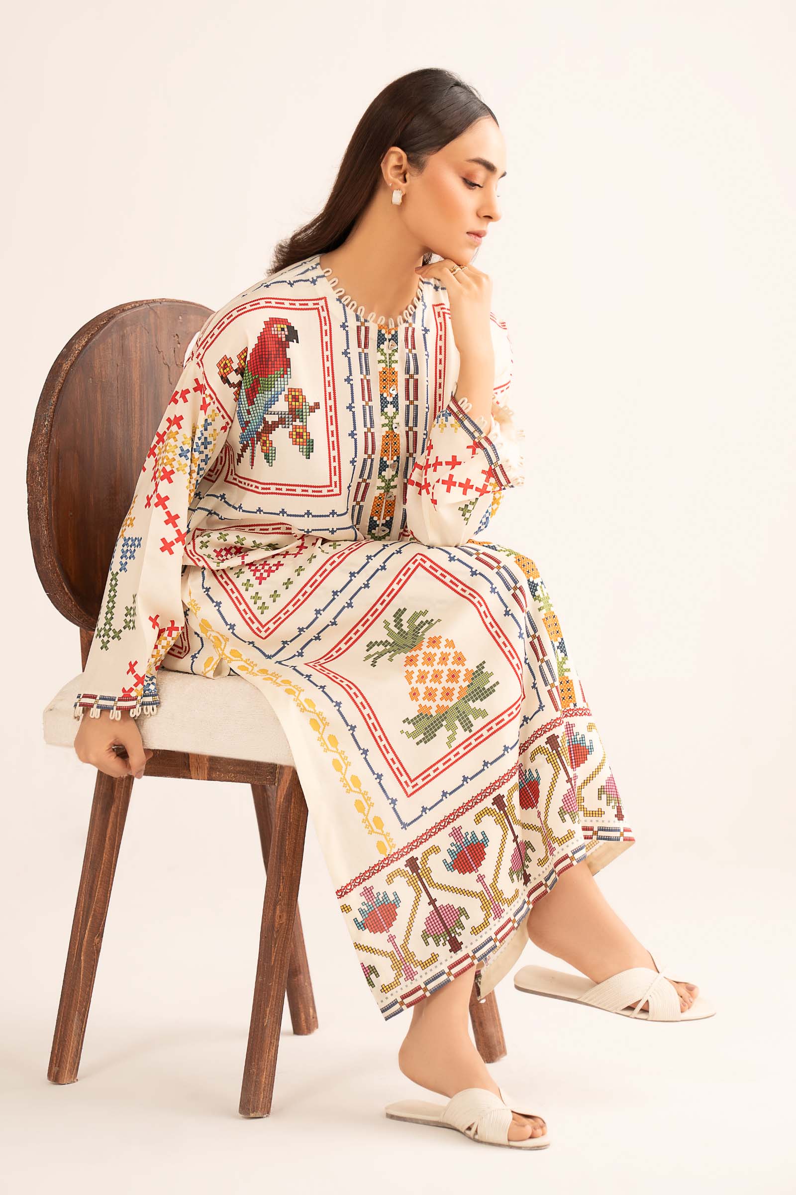 2 Pc Embroidered Arabic Lawn Suit - Image 3