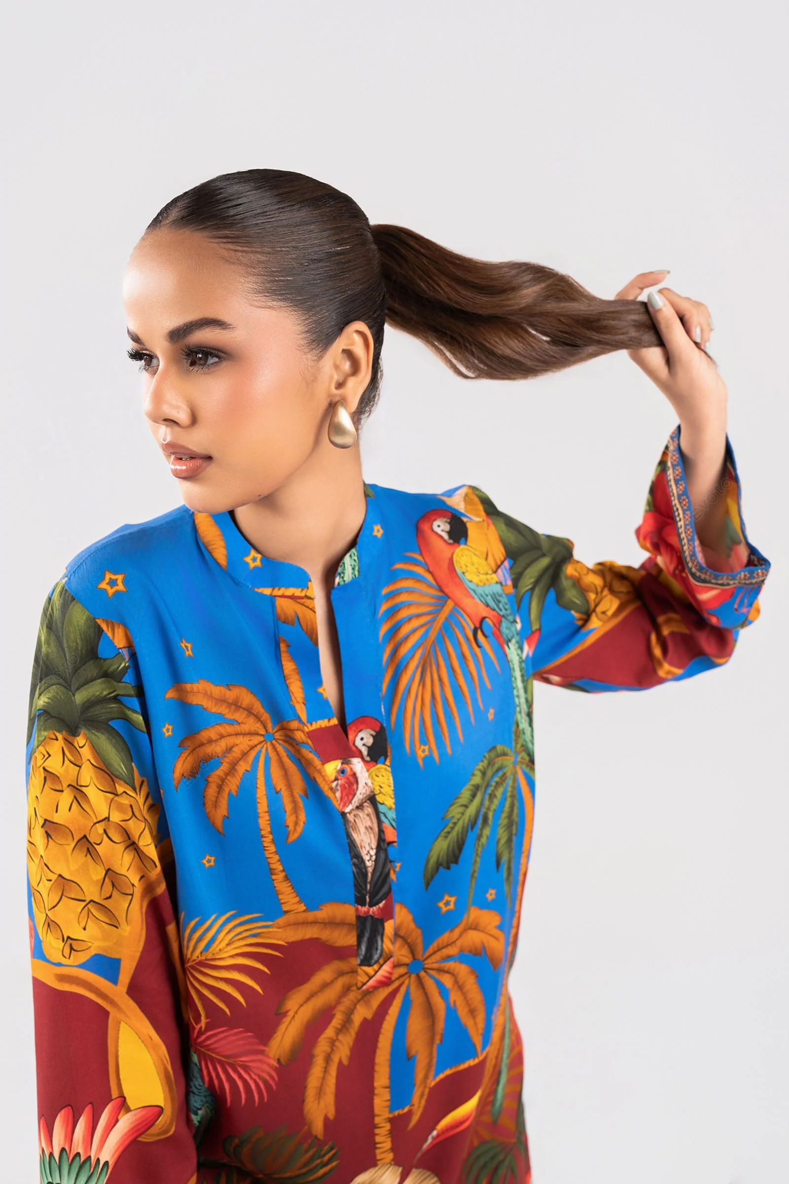 2 Pc Printed Arabic Lawn Suit - Image 4