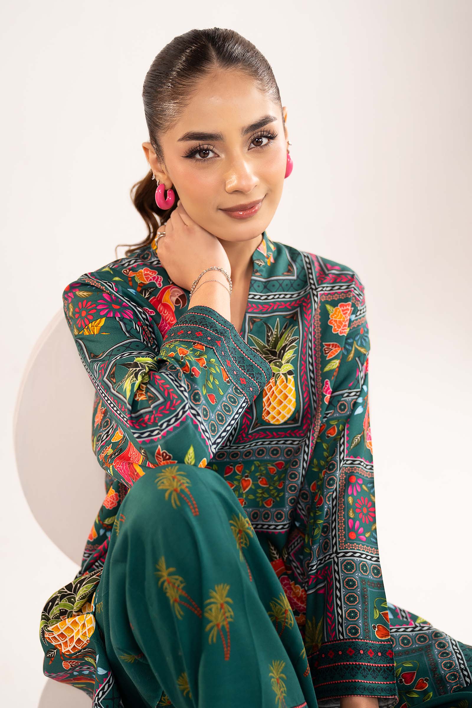 2 Pc Printed Arabic Lawn Suit - Image 3
