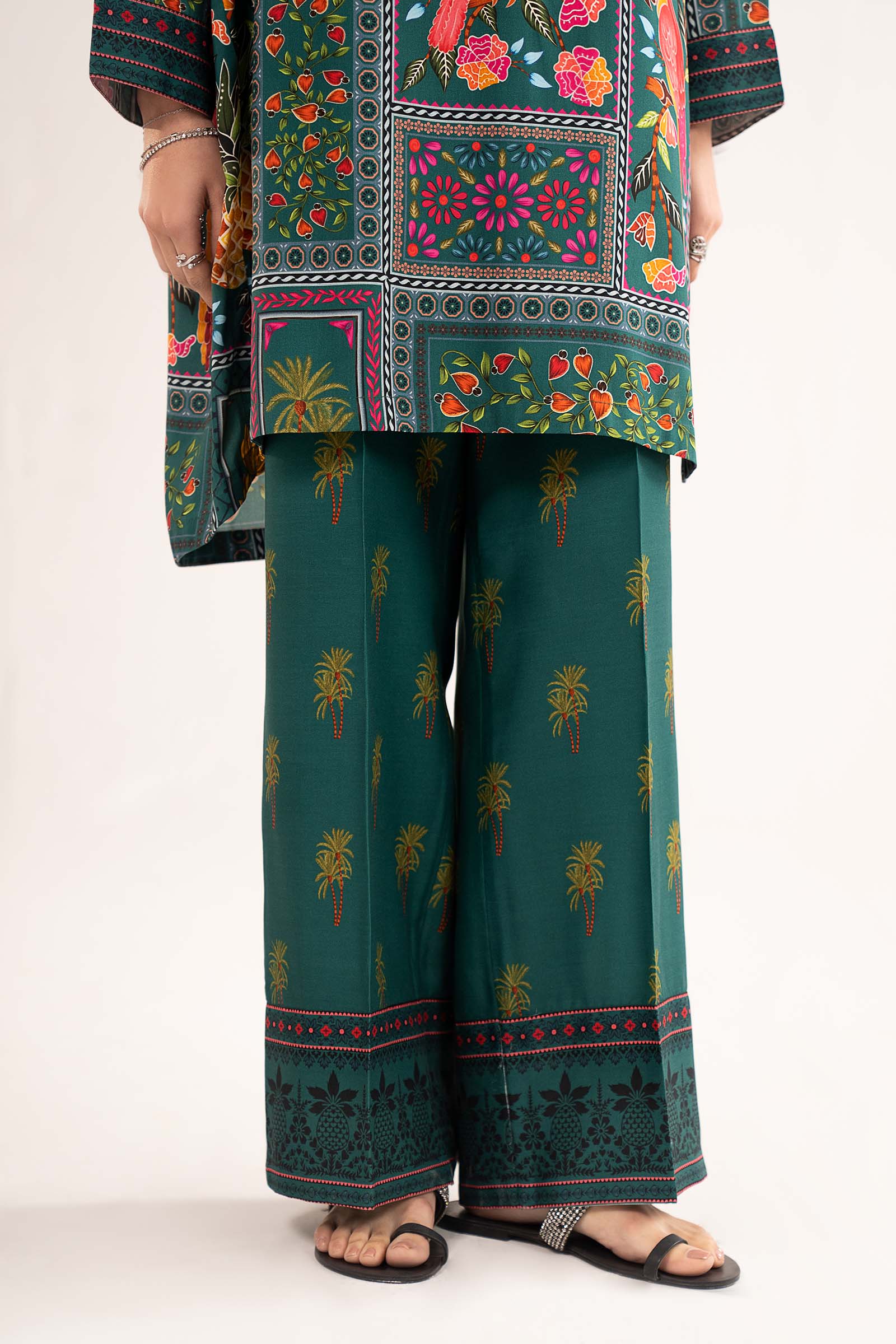 2 Pc Printed Arabic Lawn Suit - Image 5