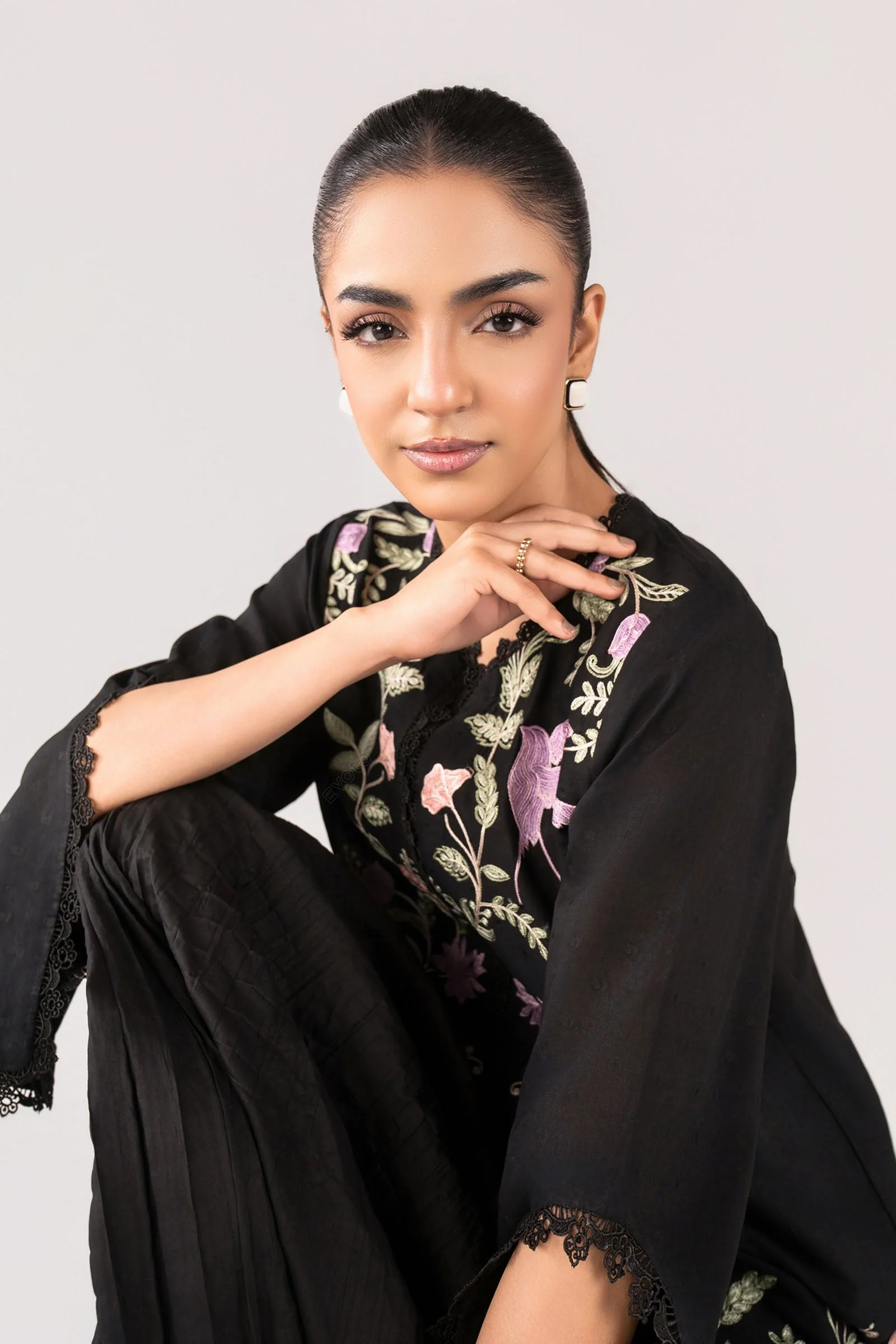 2 Pc Embroidered Brochia Suit - Image 2