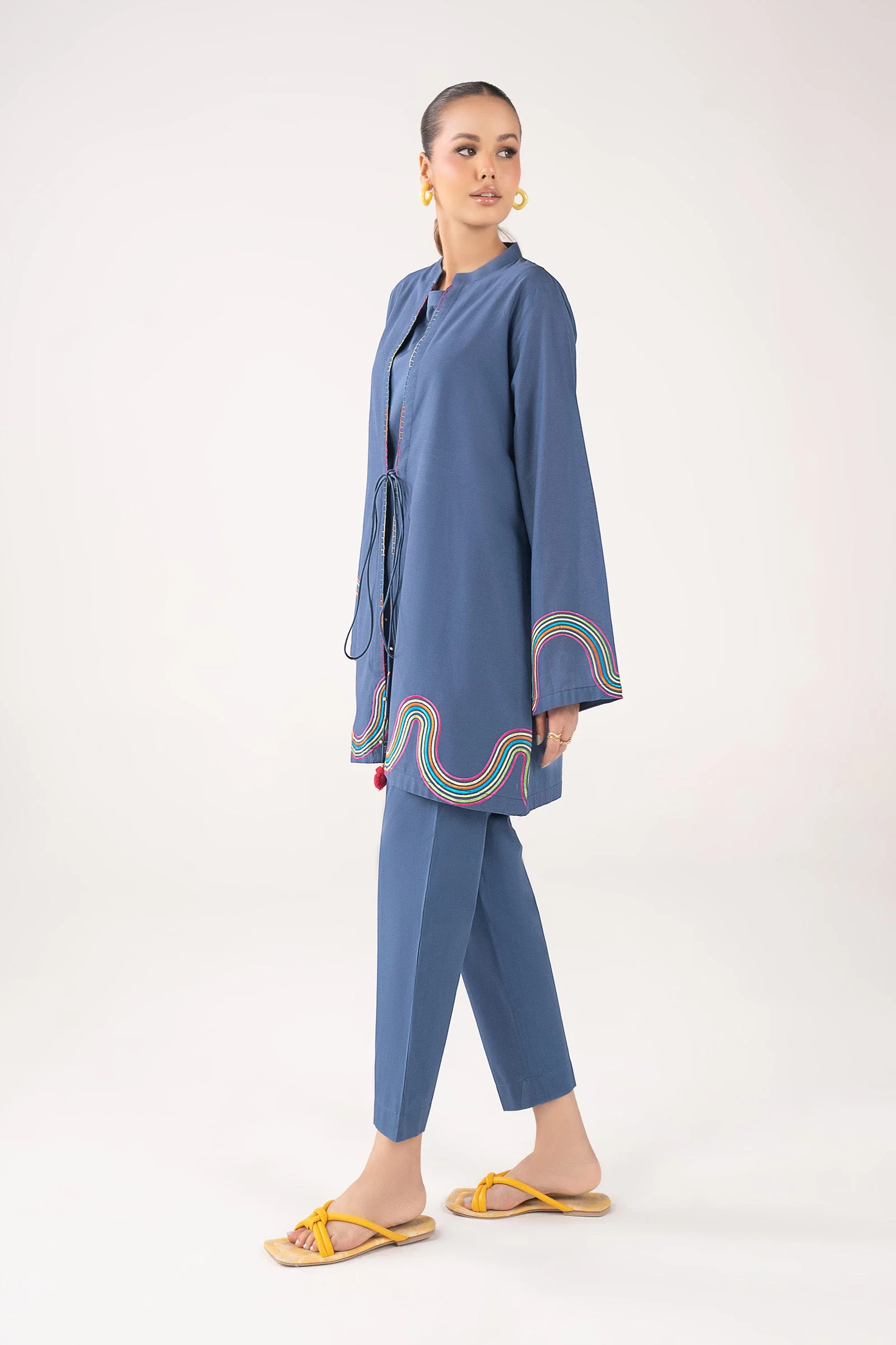 3 Pc Embroidered Lawn Suit - Image 5