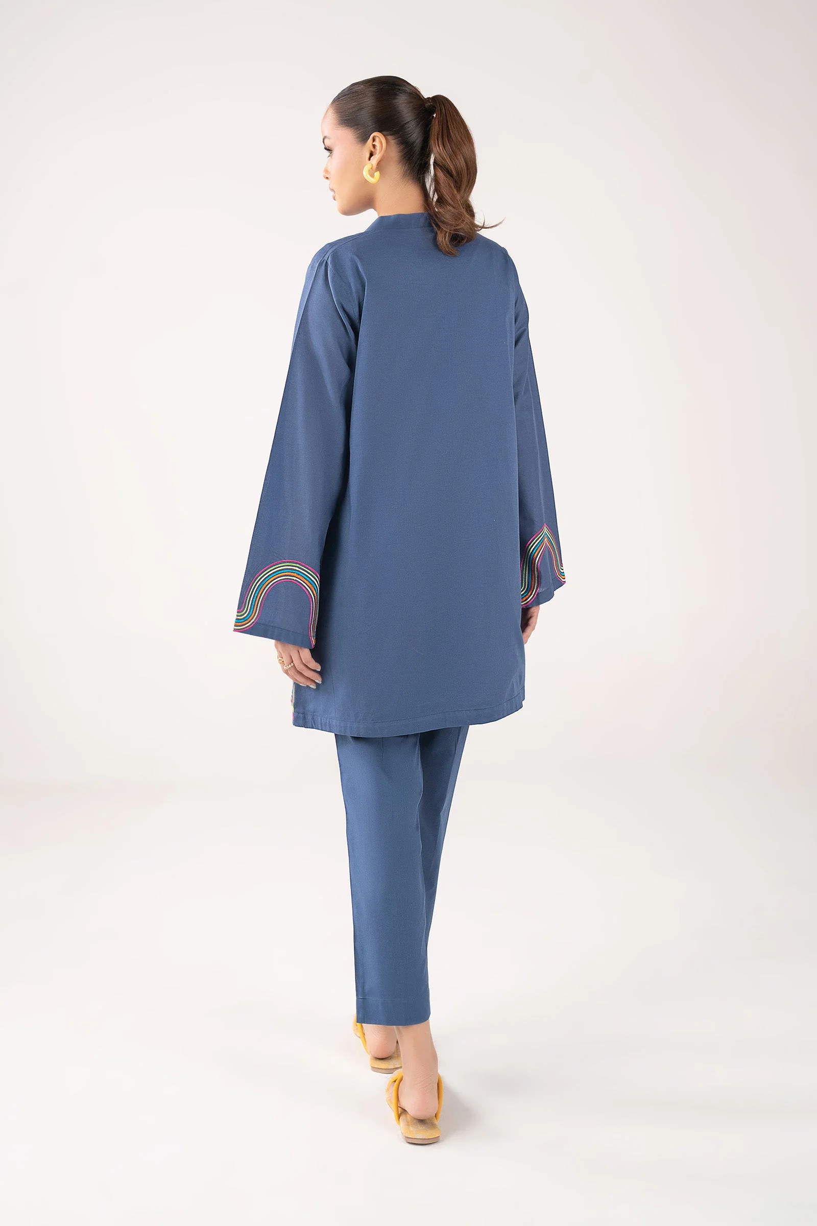 3 Pc Embroidered Lawn Suit - Image 6
