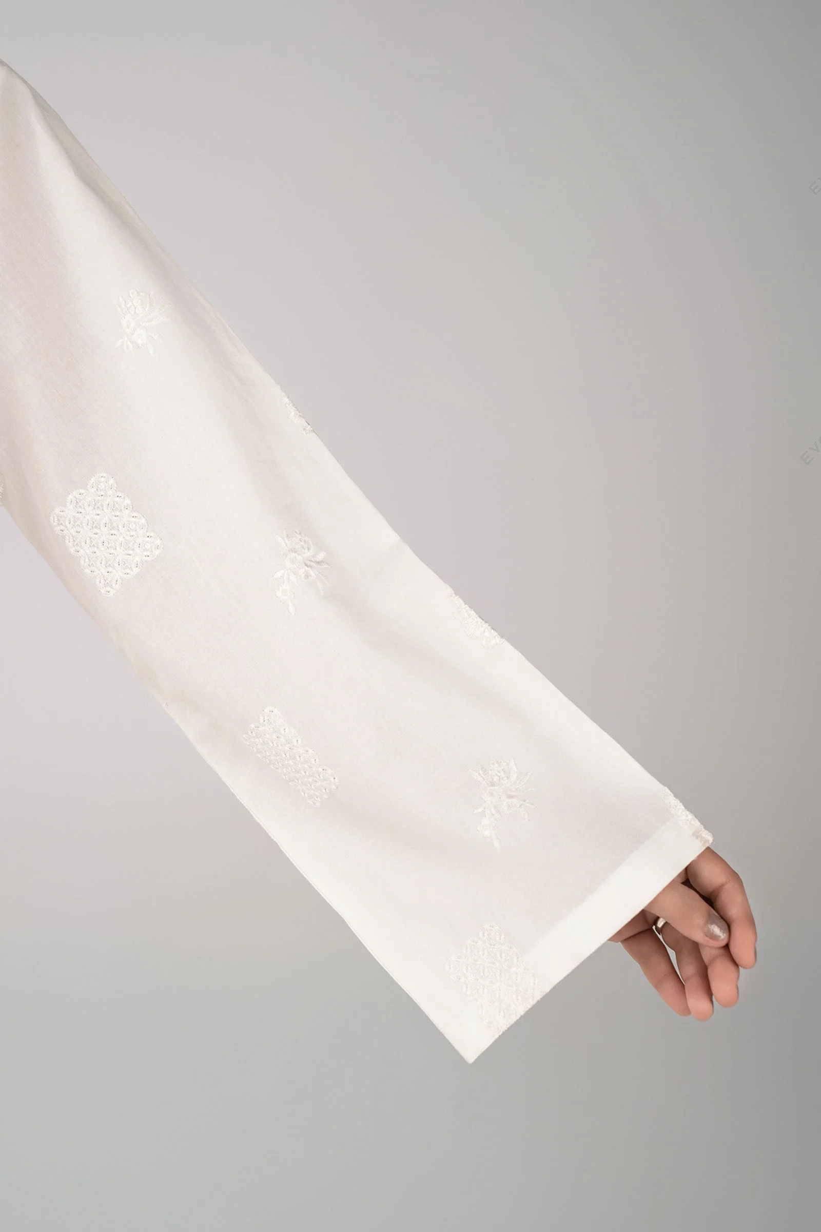 2 Pc Embroidered Lawn Suit - Image 5