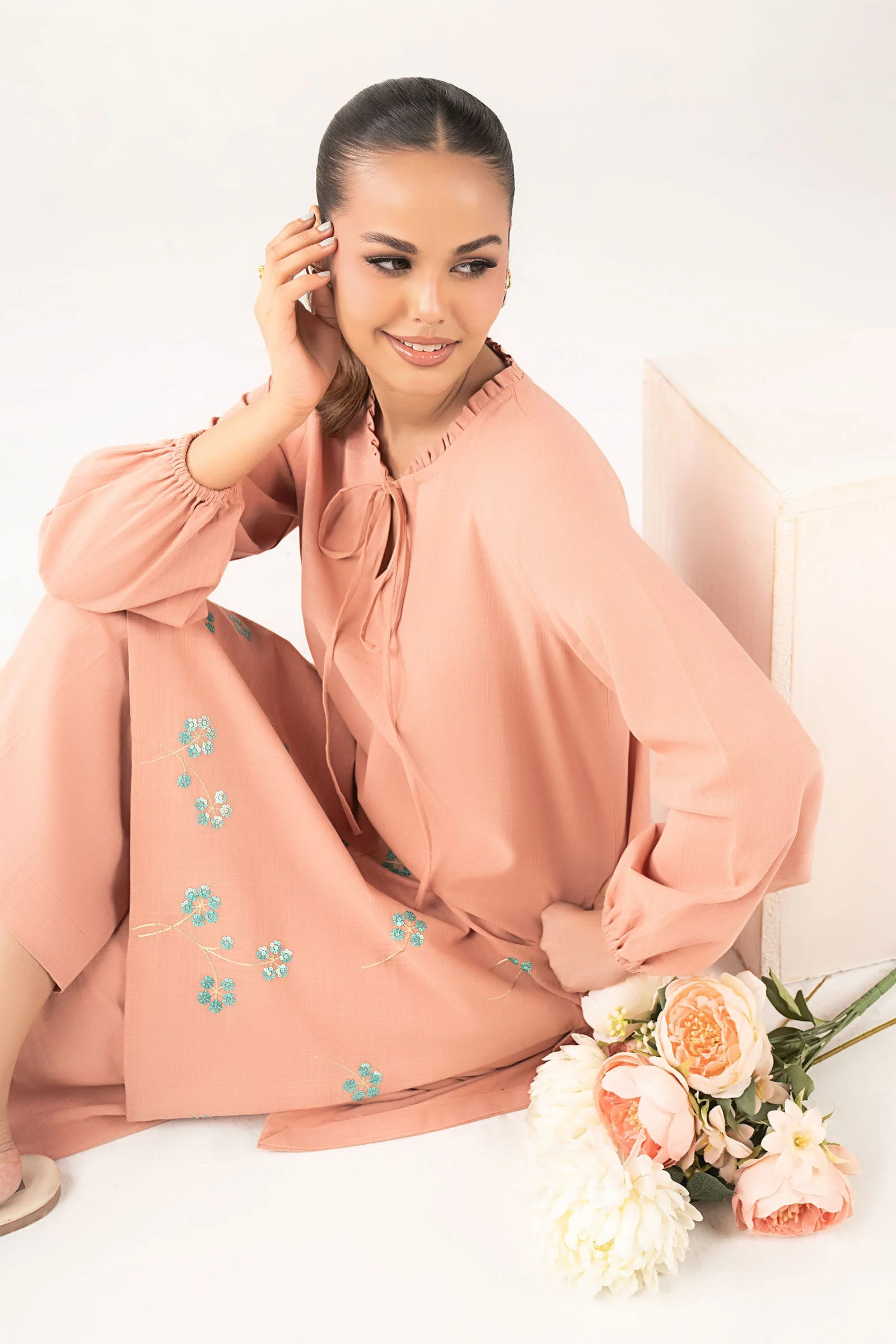 2 Pc Embroidered Crosshatch Linen Suit - Image 5