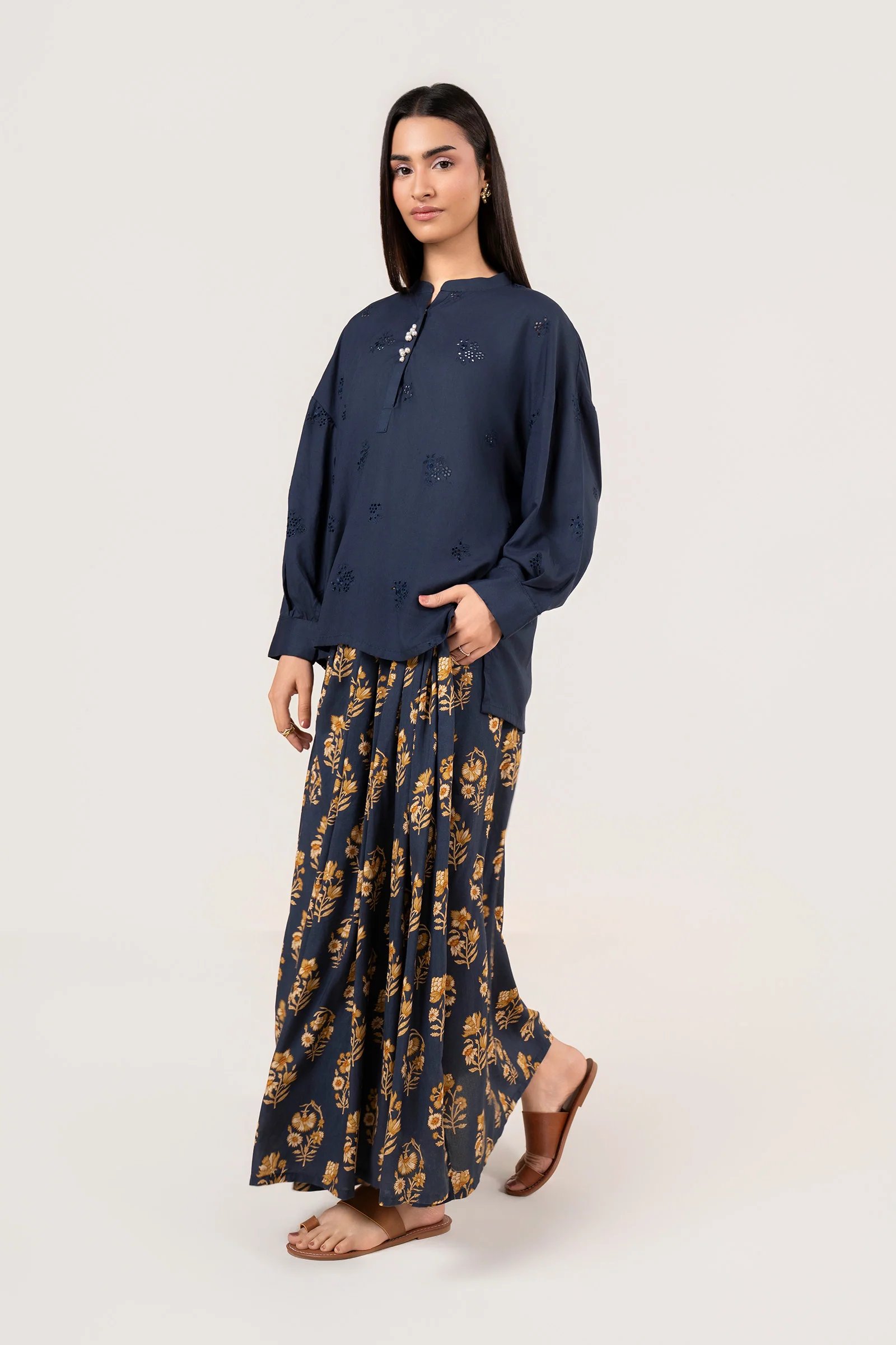 2 Pc Embroidered Arabic Lawn Skirt Set - Image 7