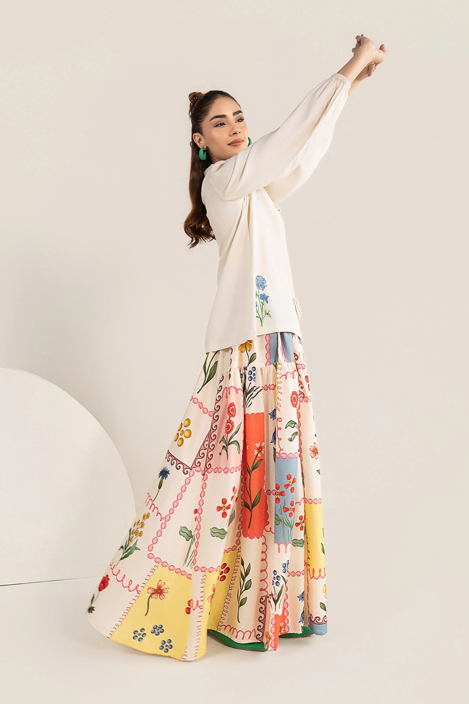 2 Pc Embroidered Arabic Lawn Suit - Image 3
