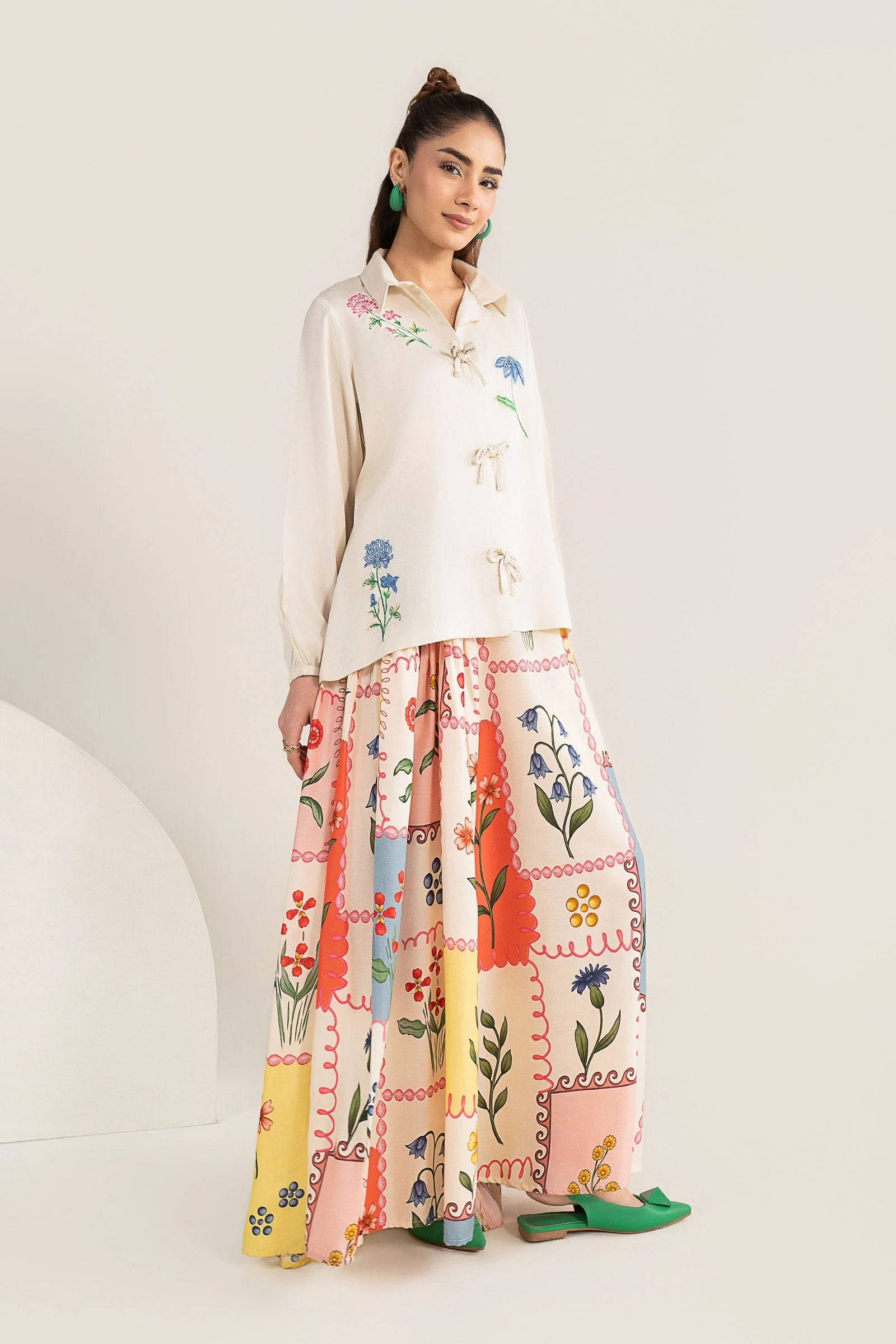 2 Pc Embroidered Arabic Lawn Suit - Image 8