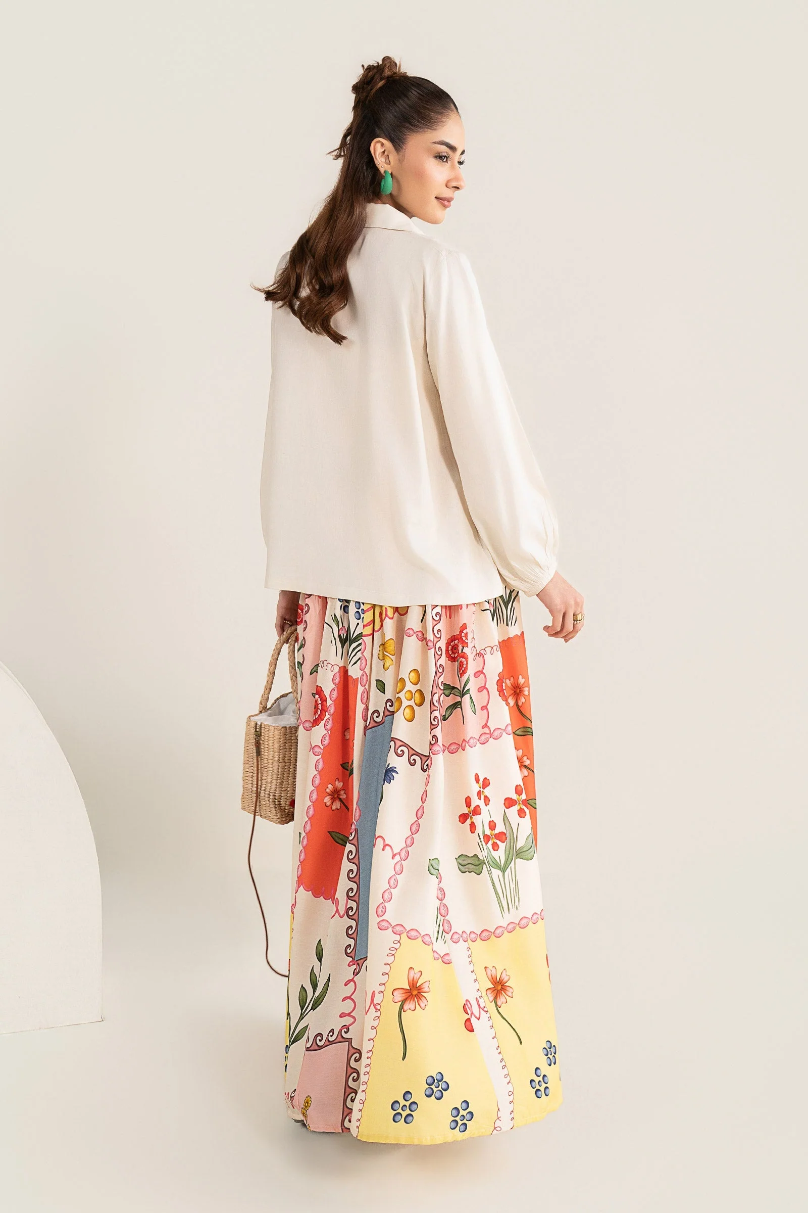 2 Pc Embroidered Arabic Lawn Suit - Image 9
