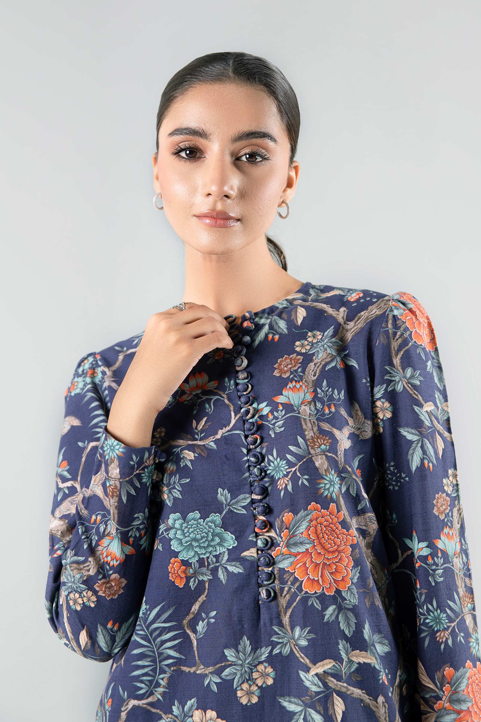 2 Pc Printed Khaddar Suit - Image 2
