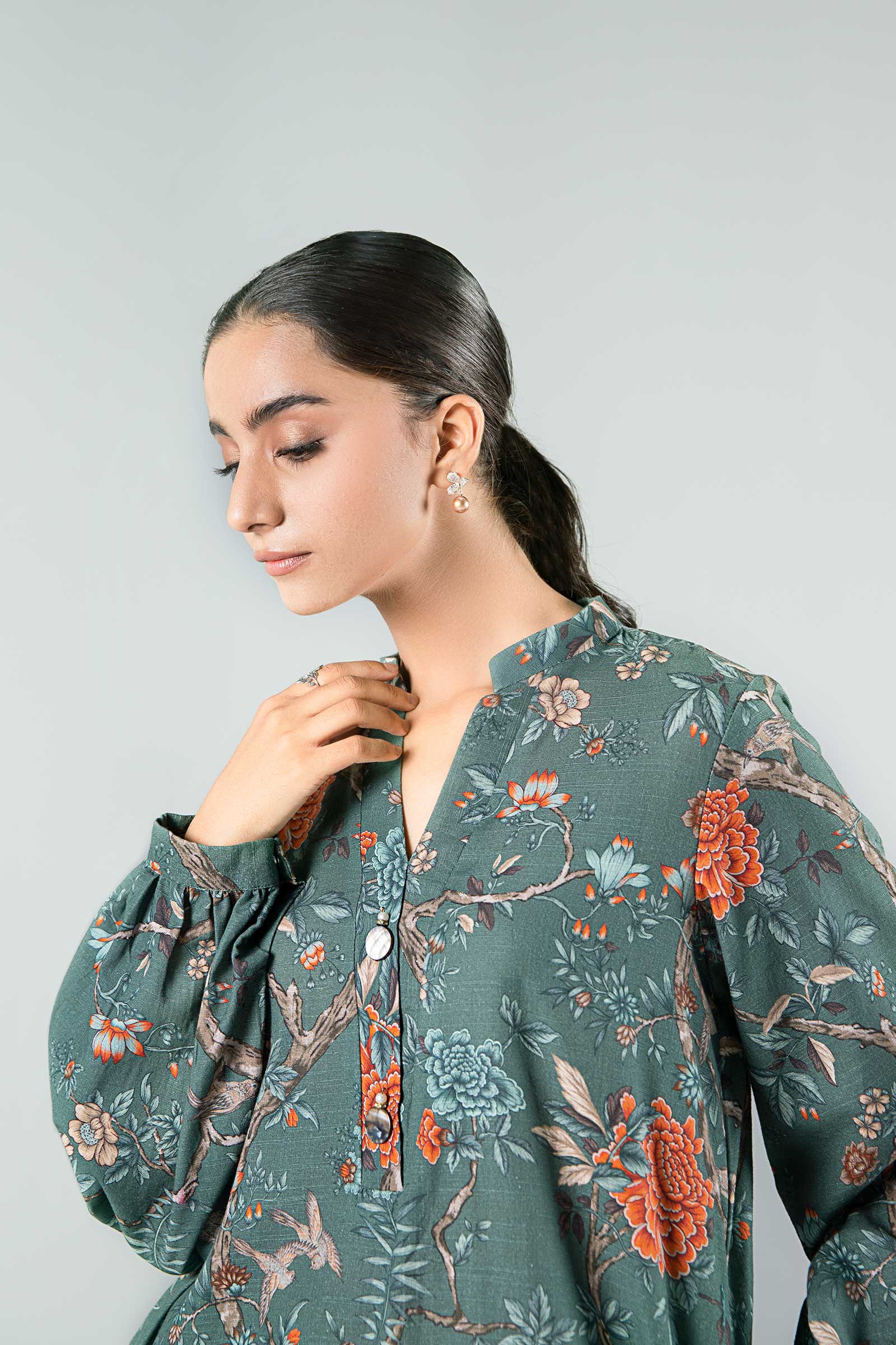 2 Pc Printed Khaddar Suit - Image 3