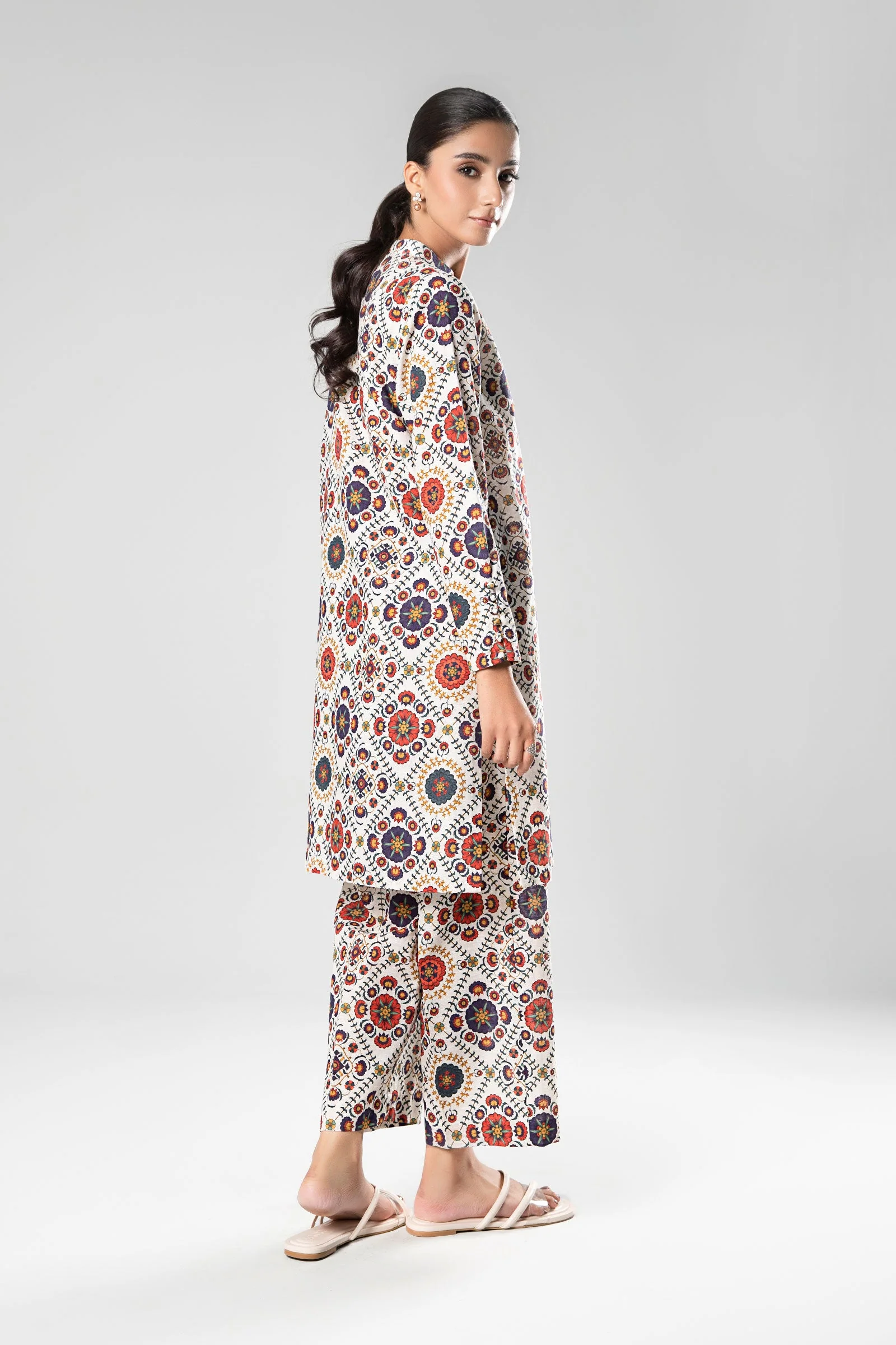 2 Pc Printed Khaddar Suit - Image 7