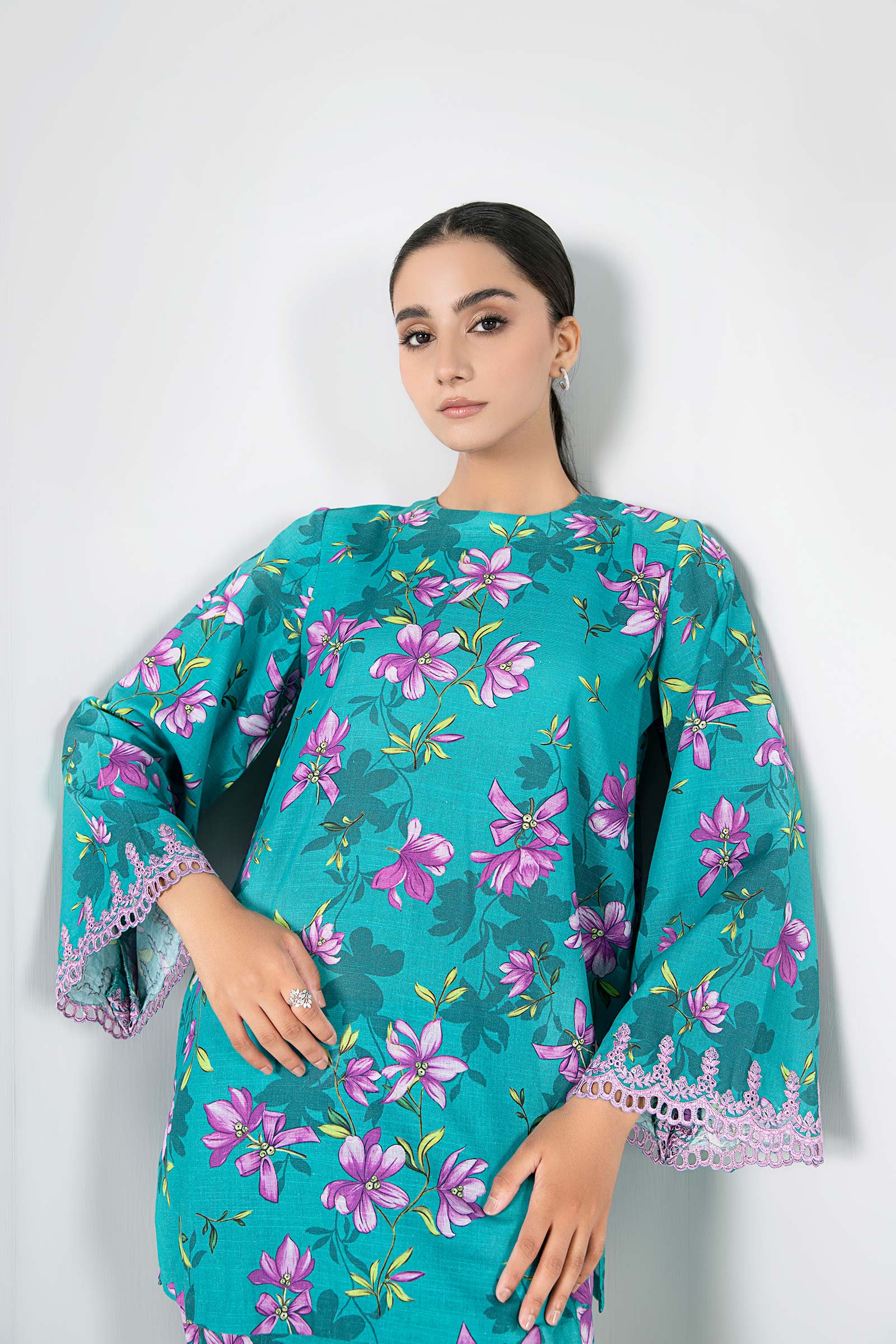 2 Pc Printed Khaddar Suit - Image 2