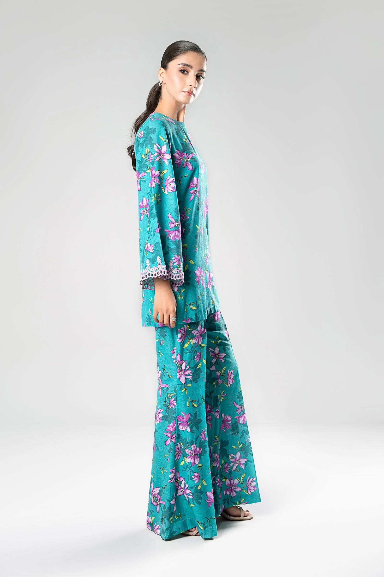 2 Pc Printed Khaddar Suit - Image 5