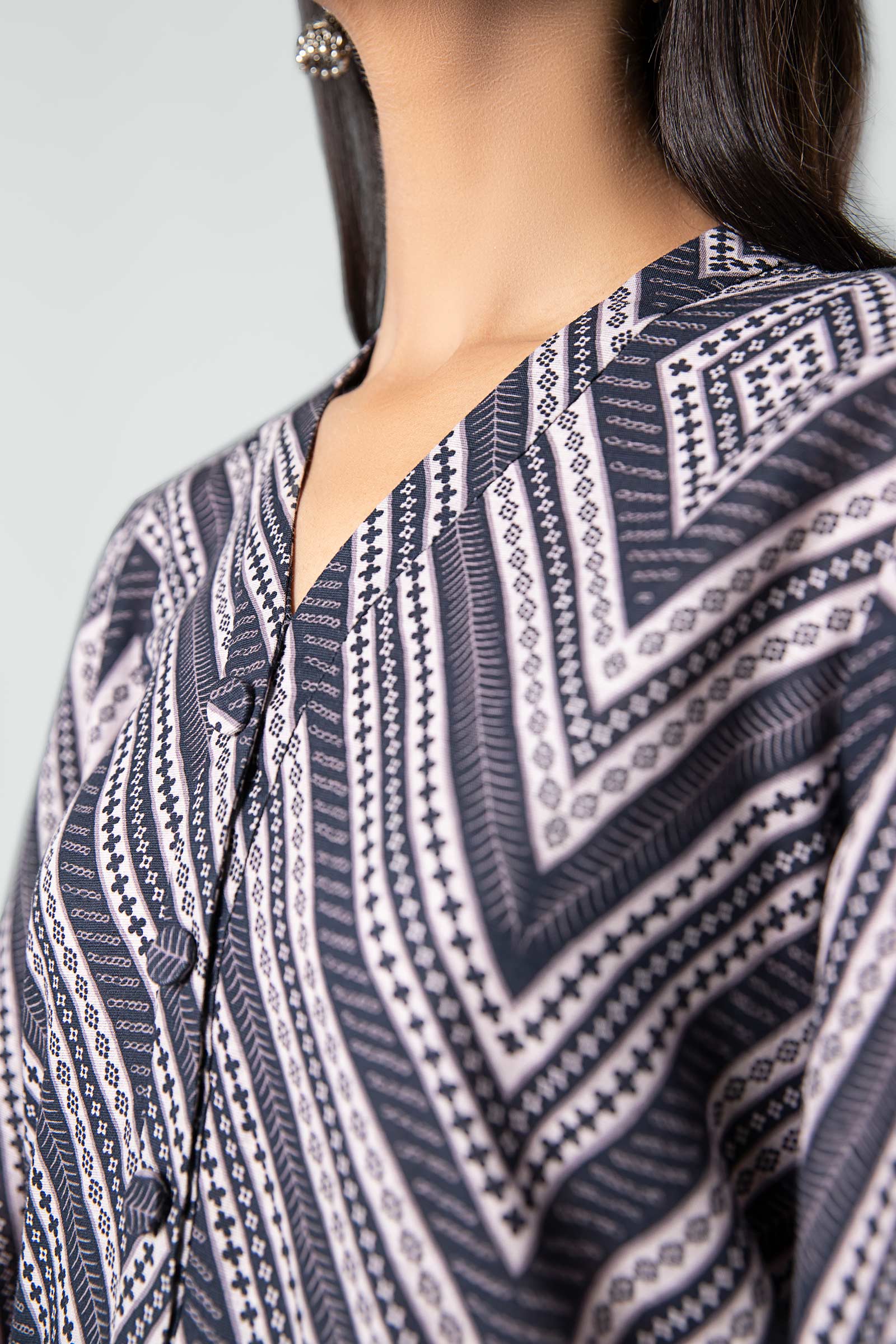 3 Pc Printed Khaddar Suit - Image 4