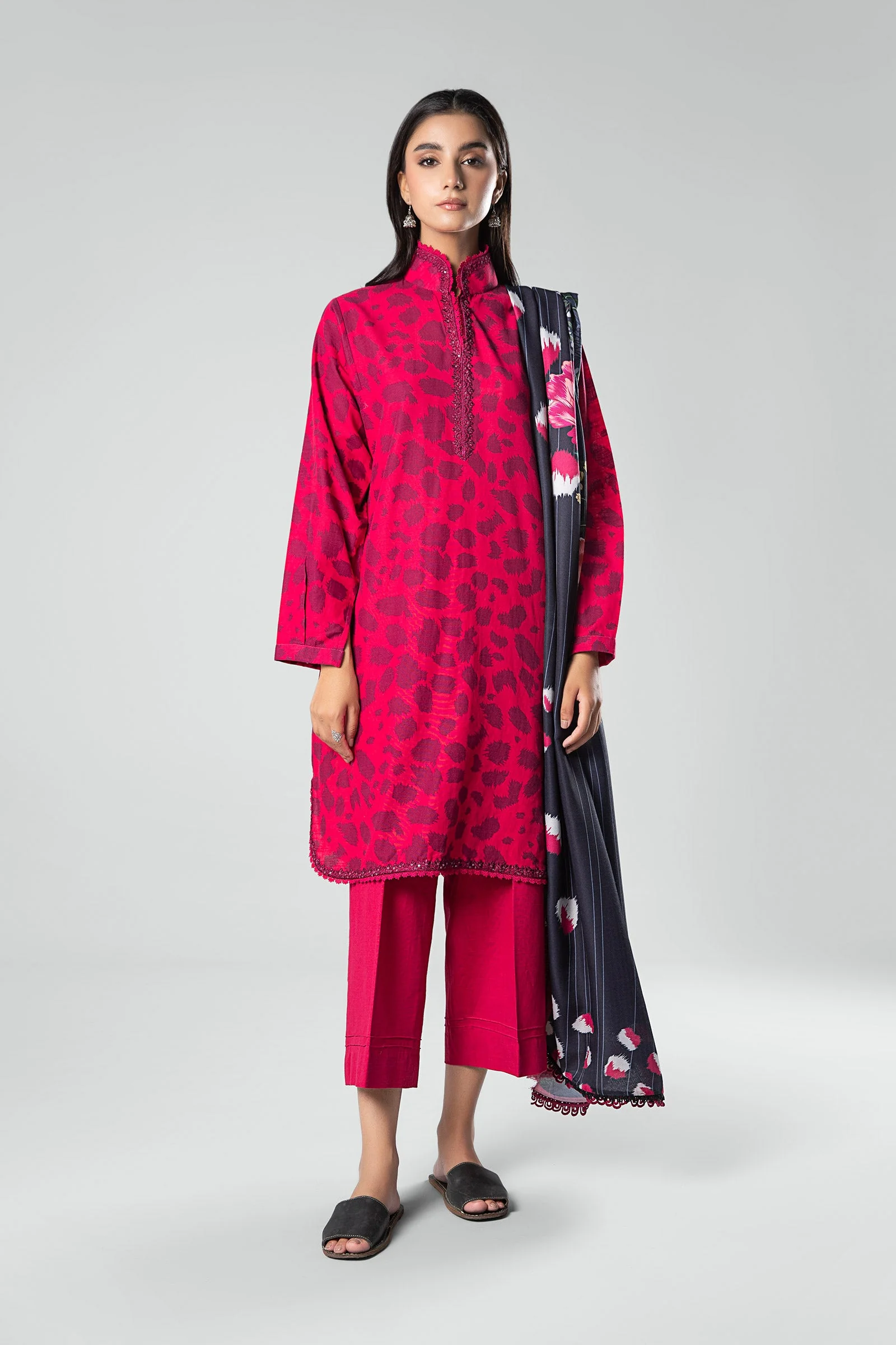 3 Pc Printed Khaddar Suit