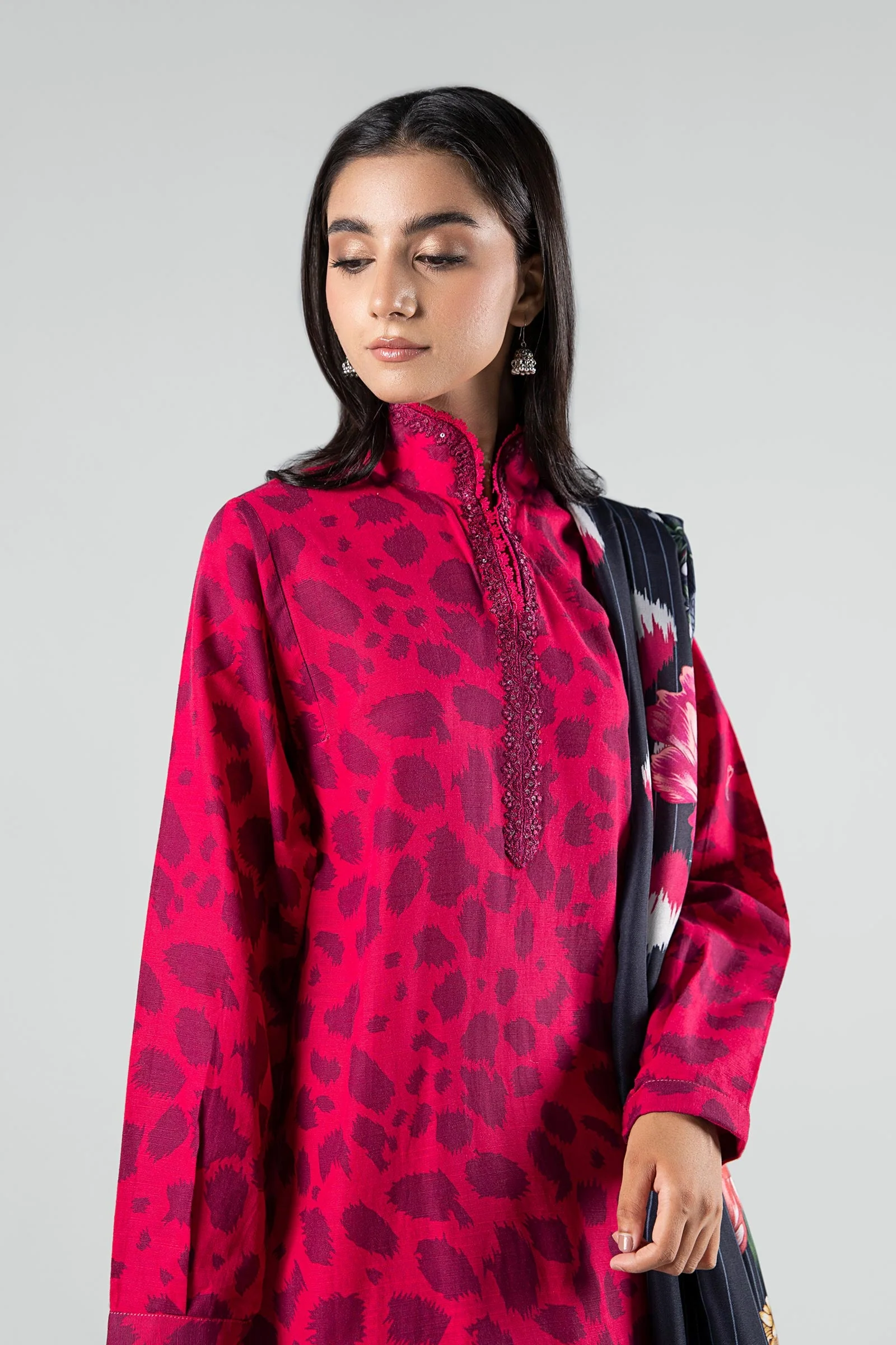 3 Pc Printed Khaddar Suit - Image 3