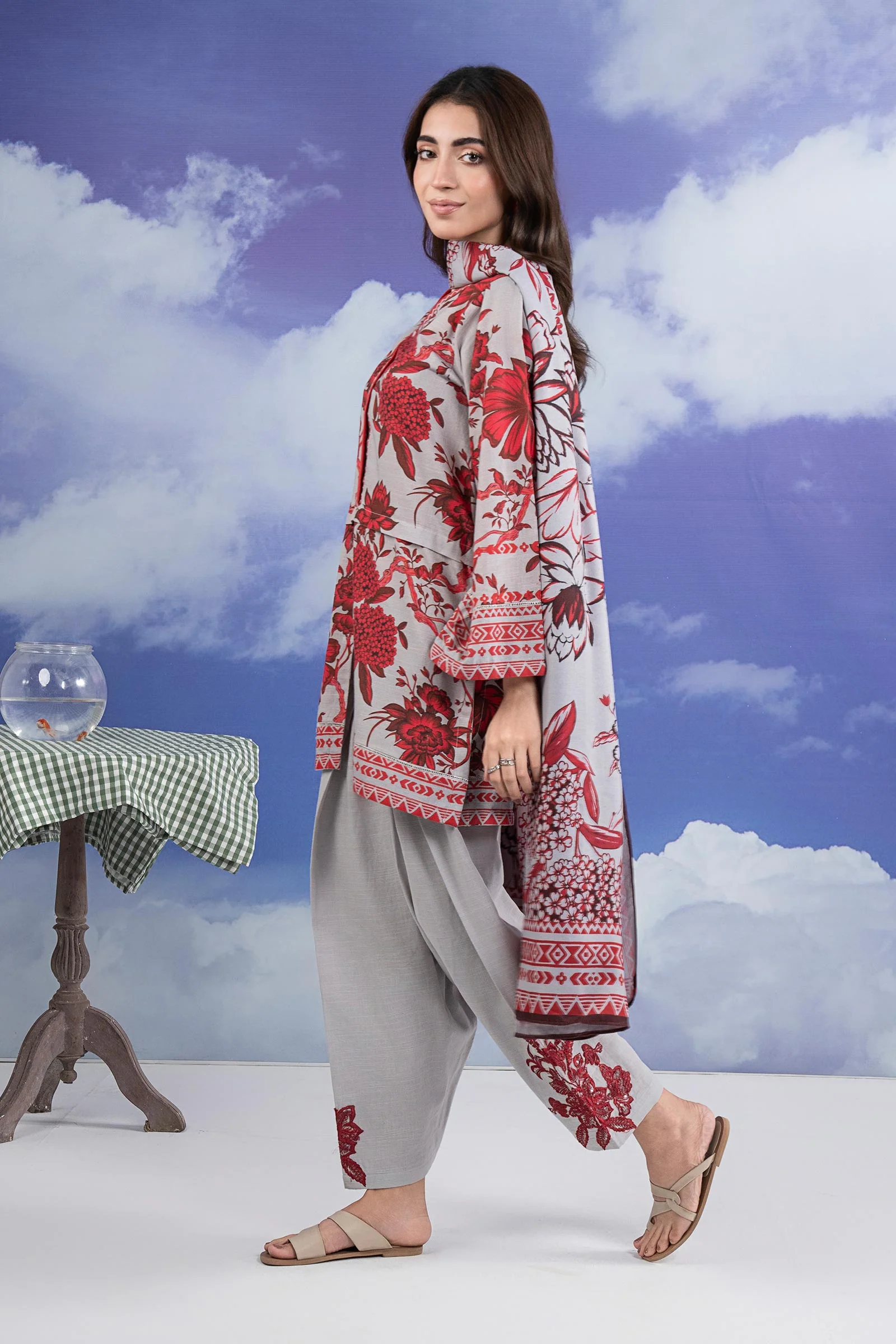 3 Pc Printed Khaddar Suit - Image 4