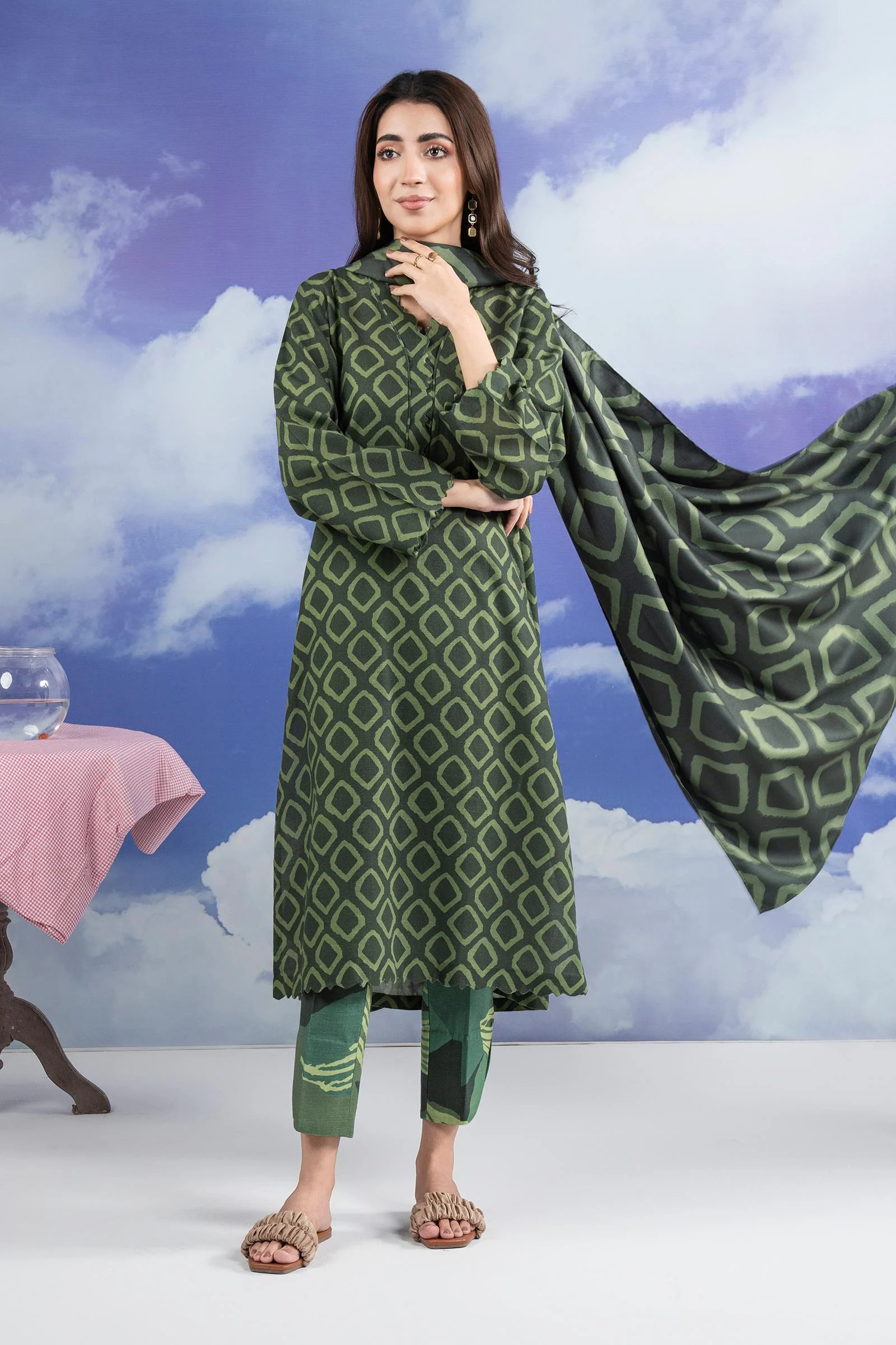 3 Pc Printed Khaddar Suit - Image 4