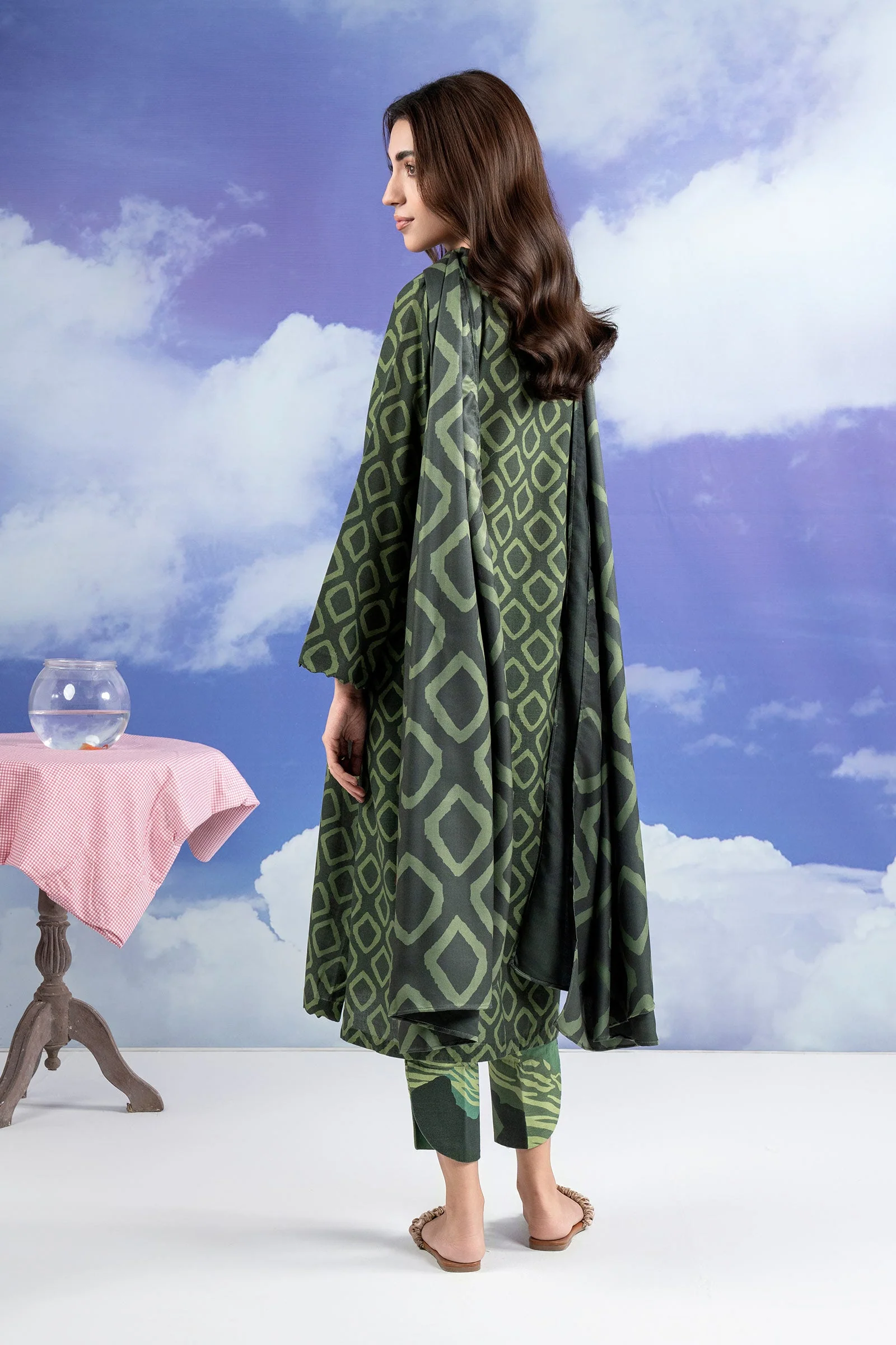 3 Pc Printed Khaddar Suit - Image 5