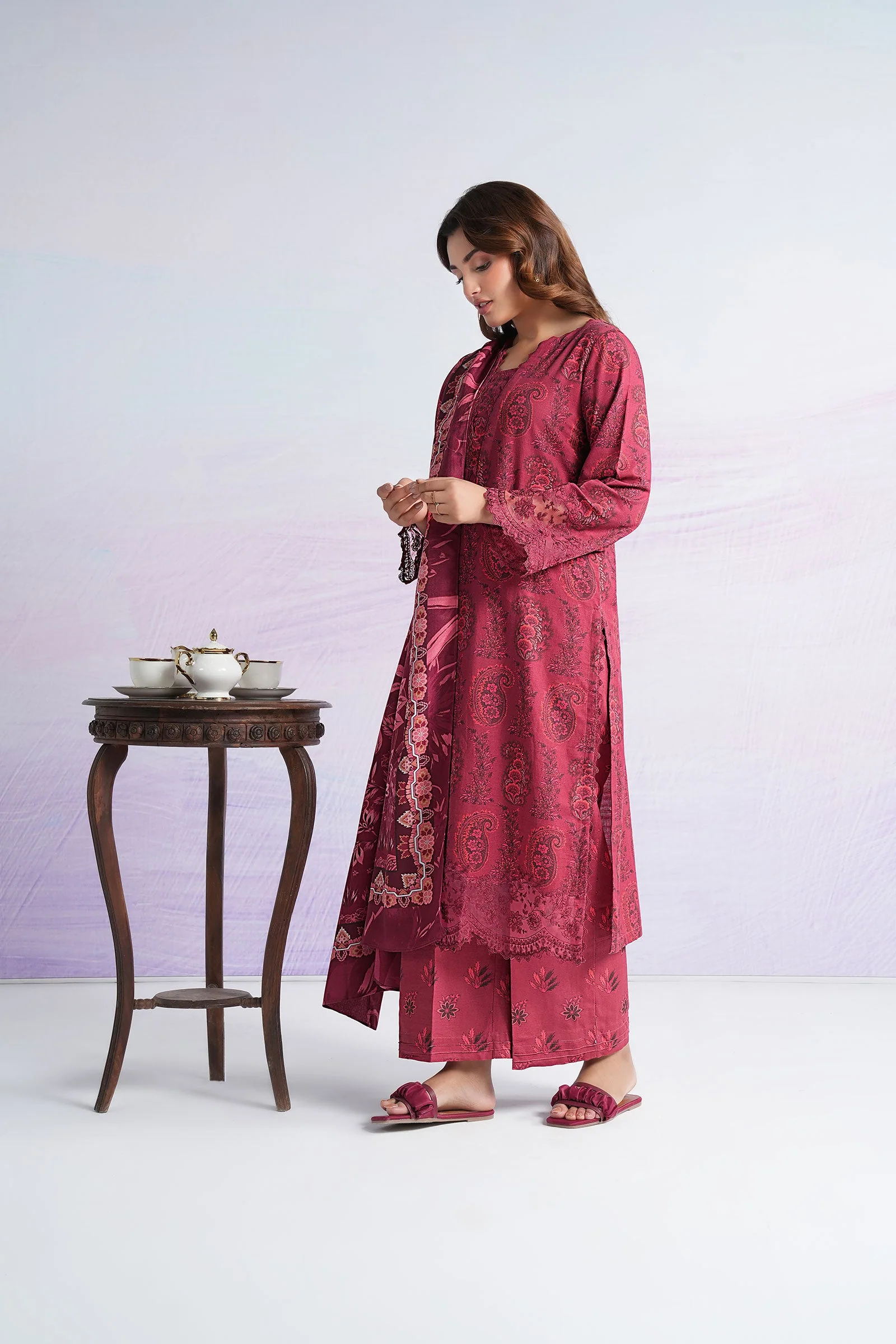 3 Pc Printed Khaddar Suit - Image 4