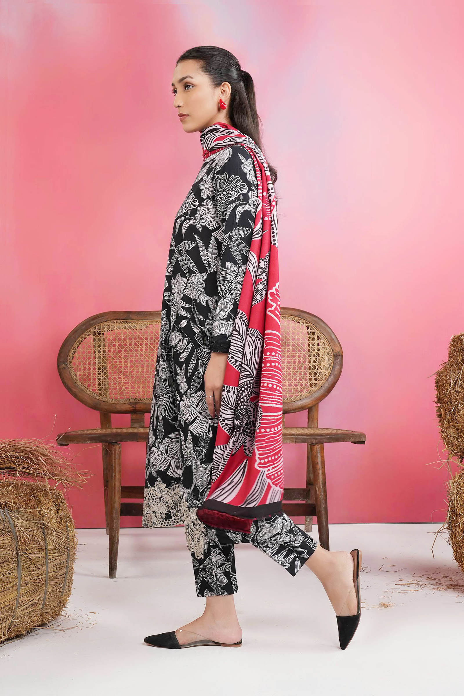 3 Pc Embroidered Khaddar Suit - Image 5