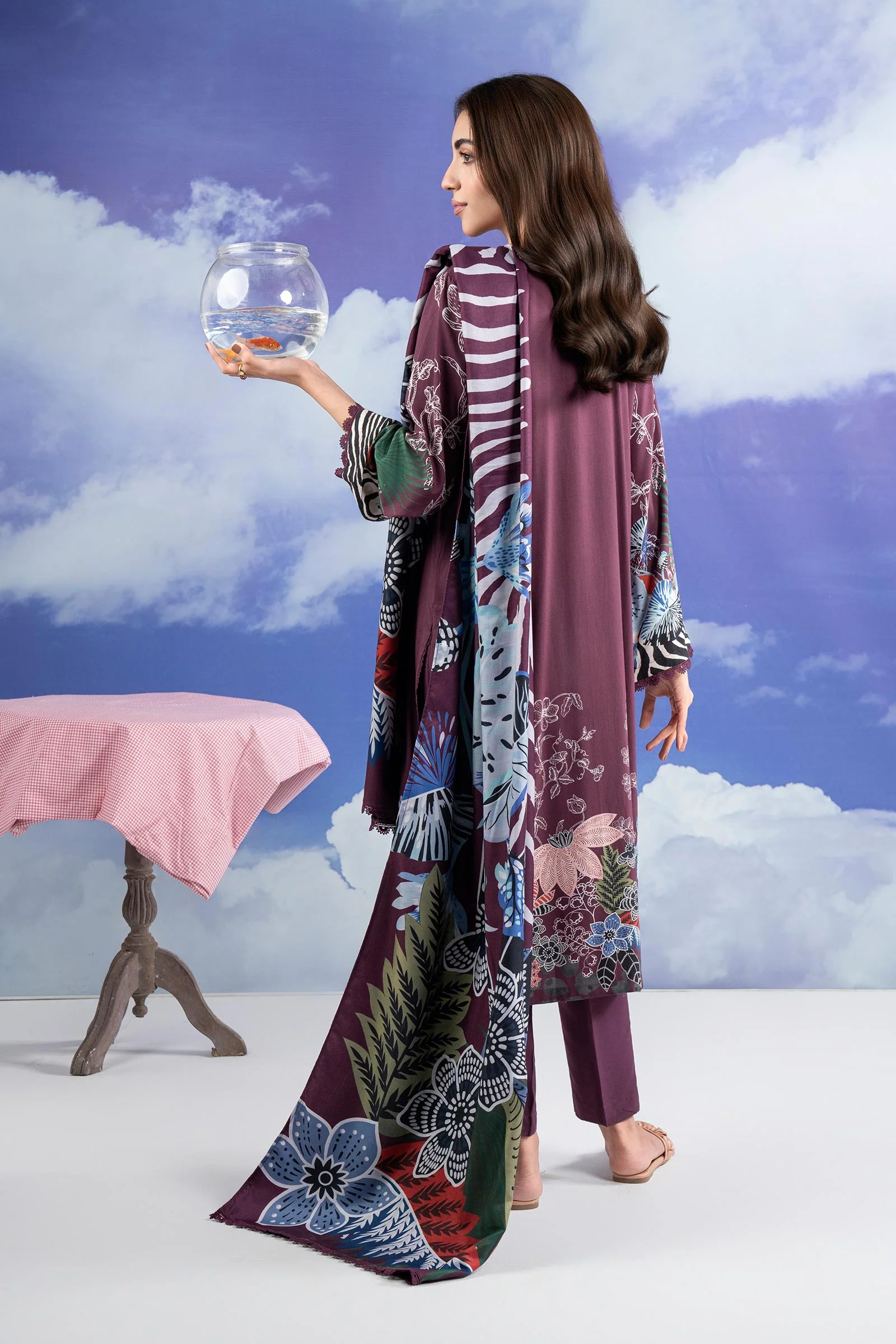 3 Pc Printed Khaddar Suit - Image 6