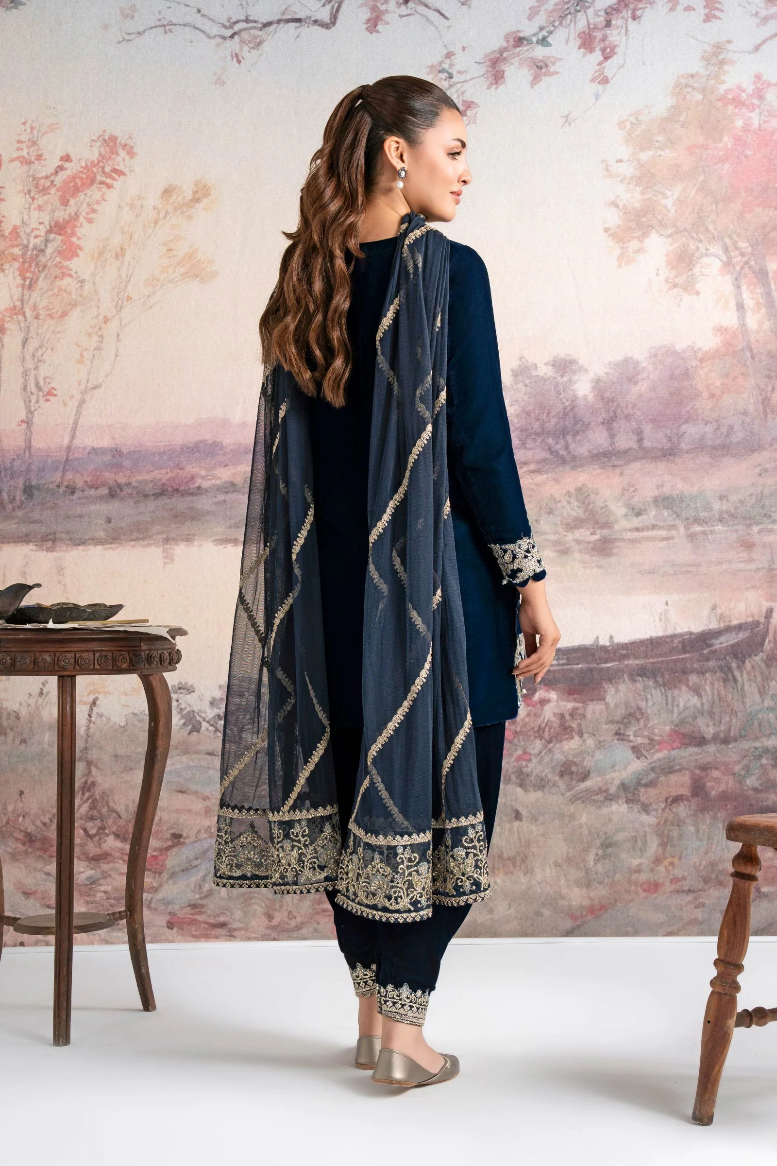 3 Pc Embroidered Velvet Suit - Image 6