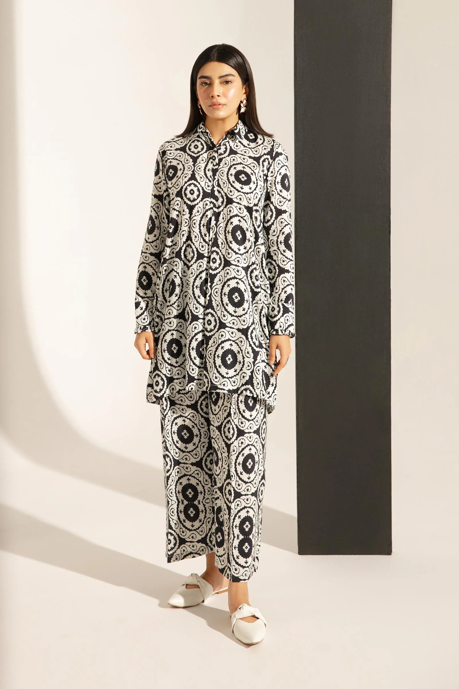 Suit Black & White MB-W23-04 - Image 3