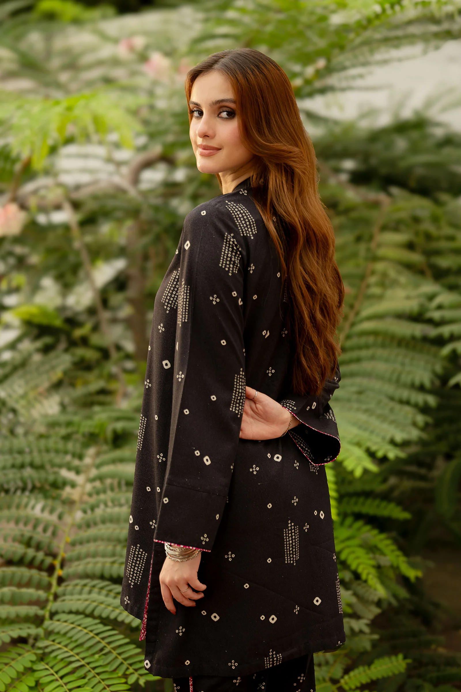 2 Pc Printed Karandi Suit - Image 5