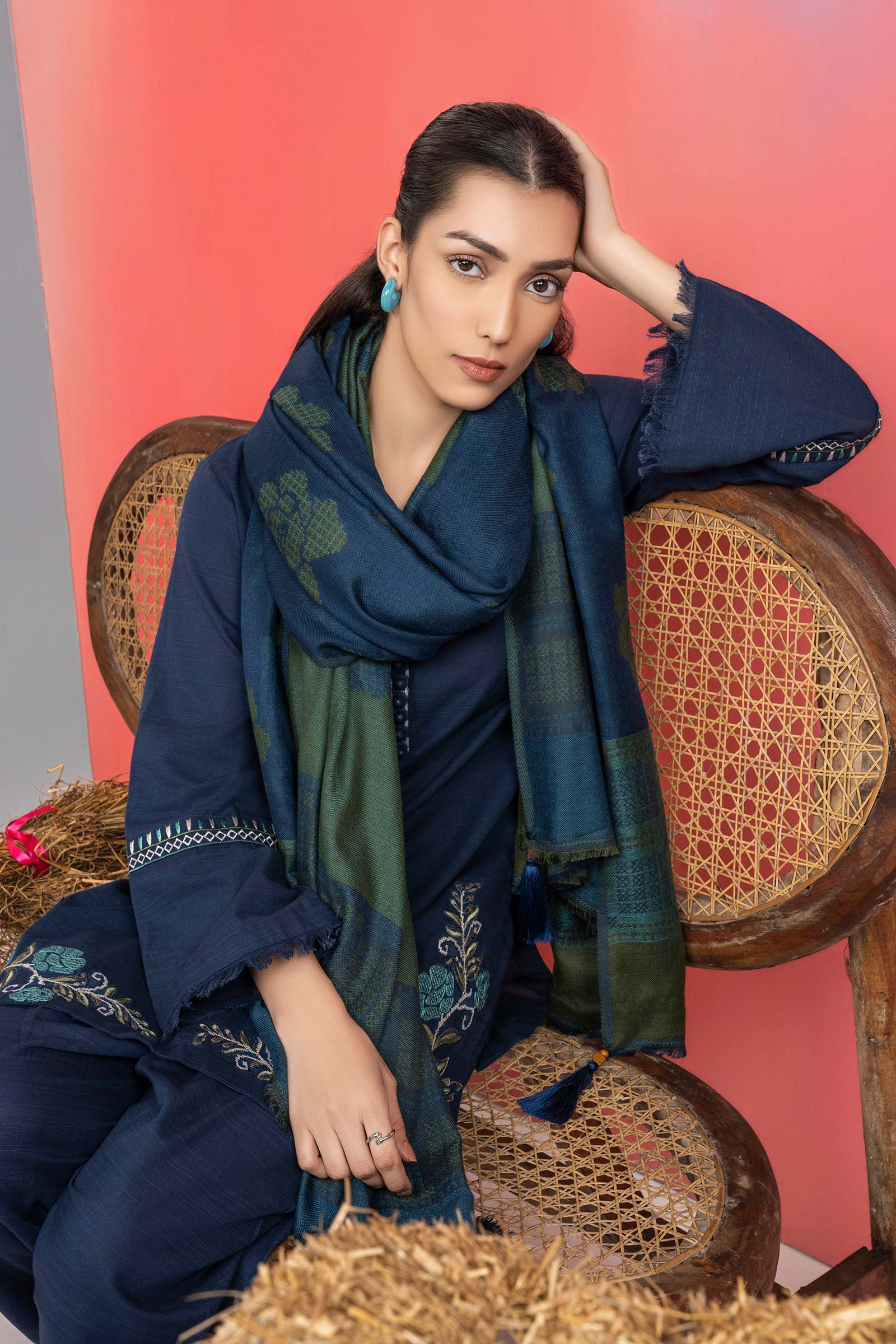3 Pc Embroidered Slub Khaddar Suit - Image 3