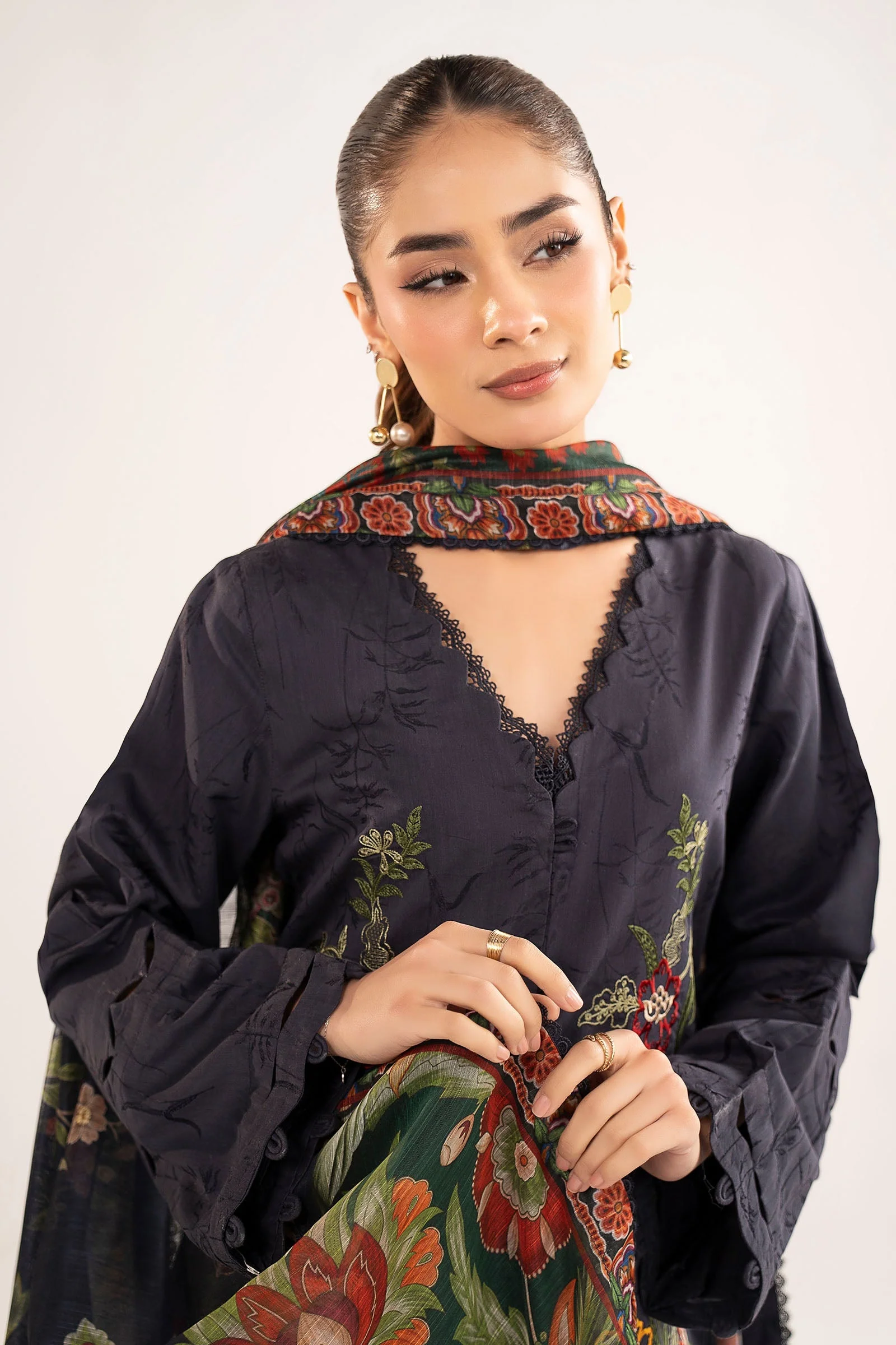 3 Pc Embroidered Viscose Suit - Image 2