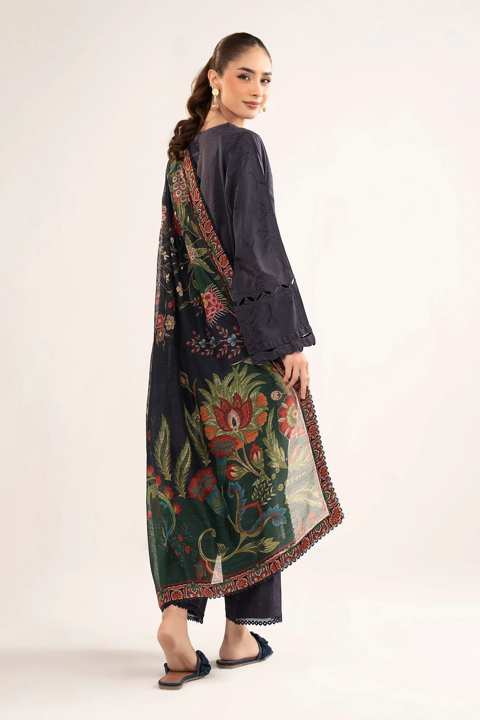 3 Pc Embroidered Viscose Suit - Image 6