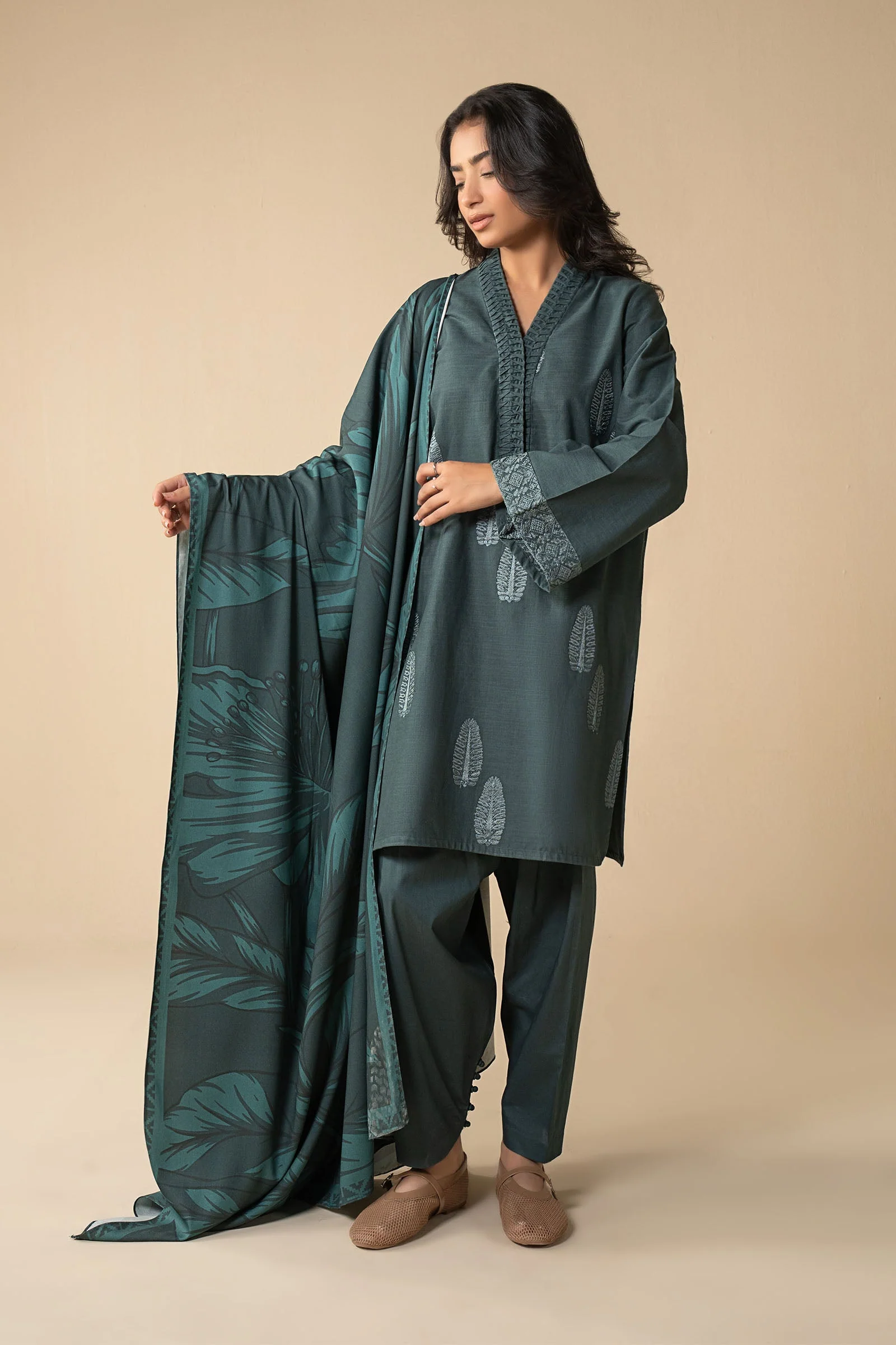 3 Pc Embroidered Crosshatch Suit