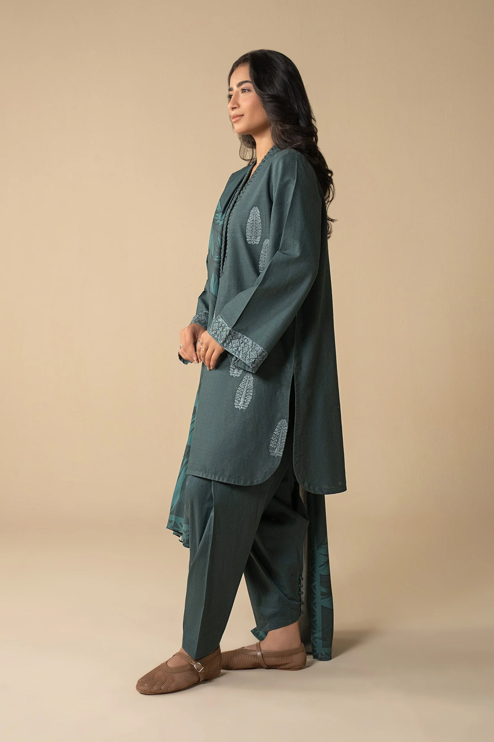 3 Pc Embroidered Crosshatch Suit - Image 5