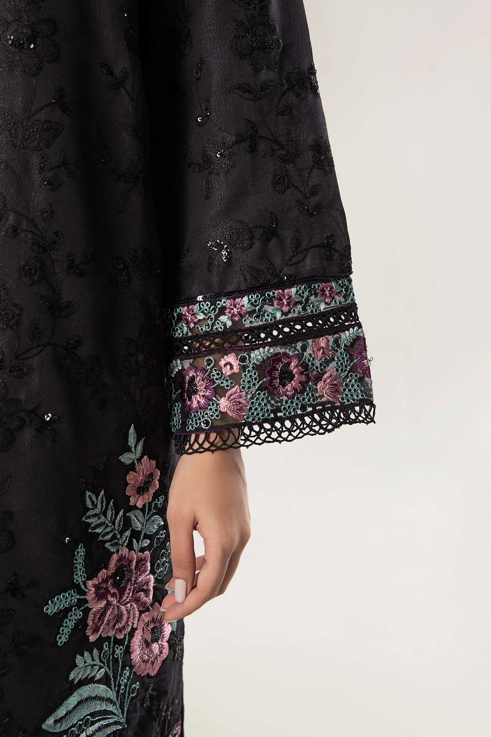 Embroidered Silk shirt - Image 5