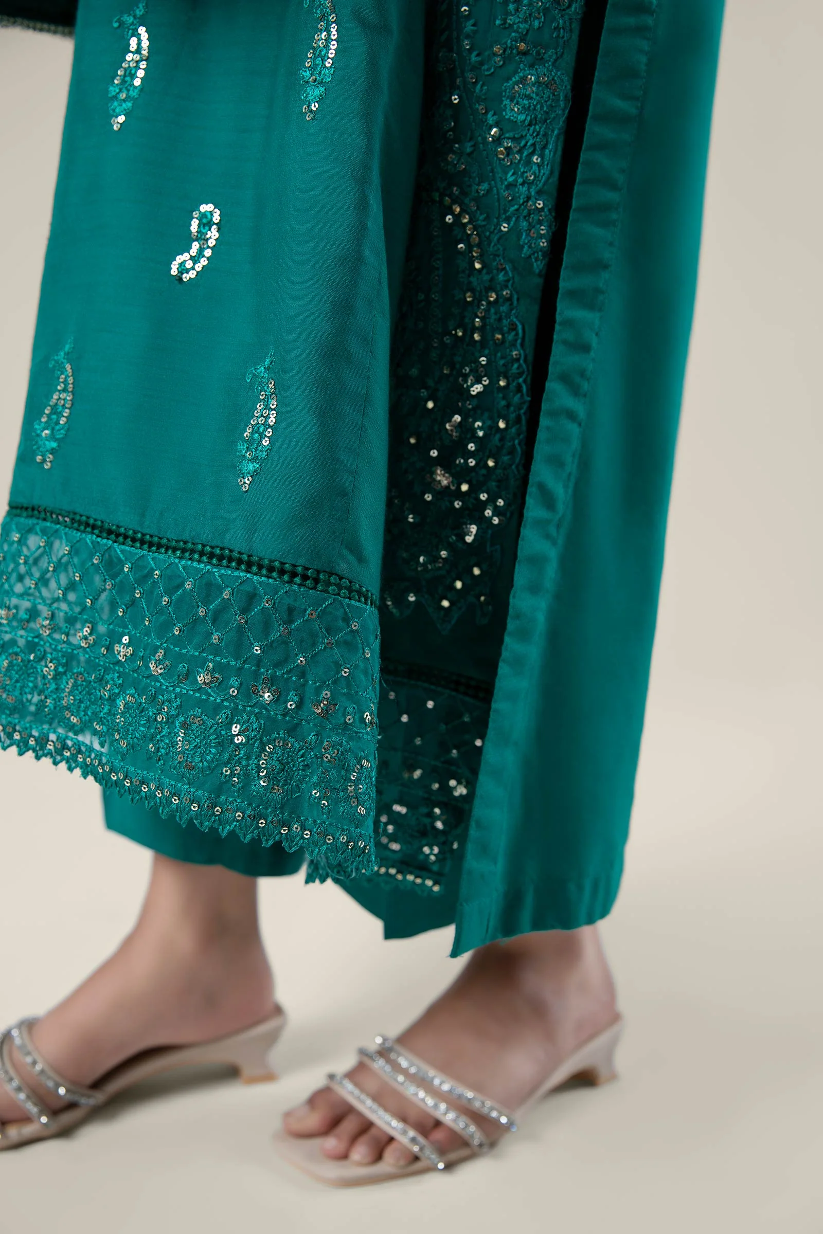 2 Pc Embroidered Khaddi Silk Suit - Image 4