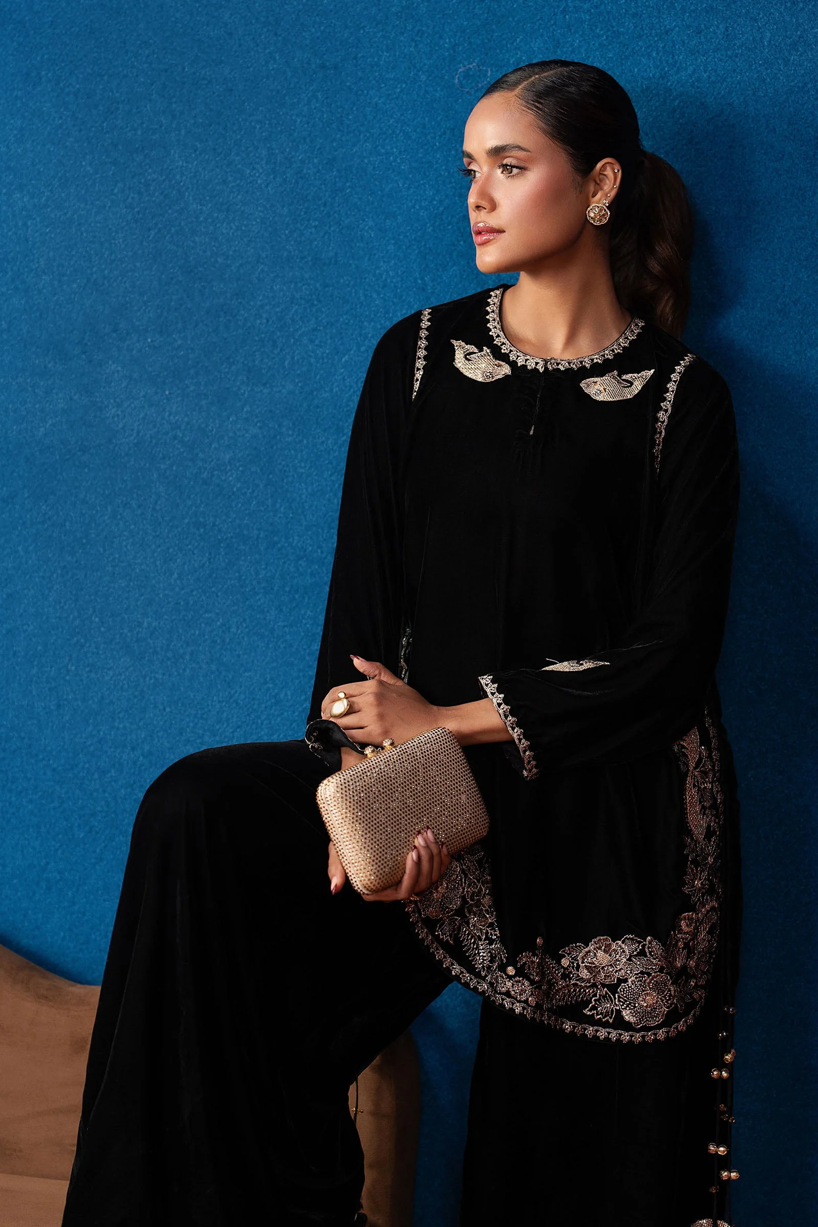 2 Pc Embroidered Velvet Suit - Image 4
