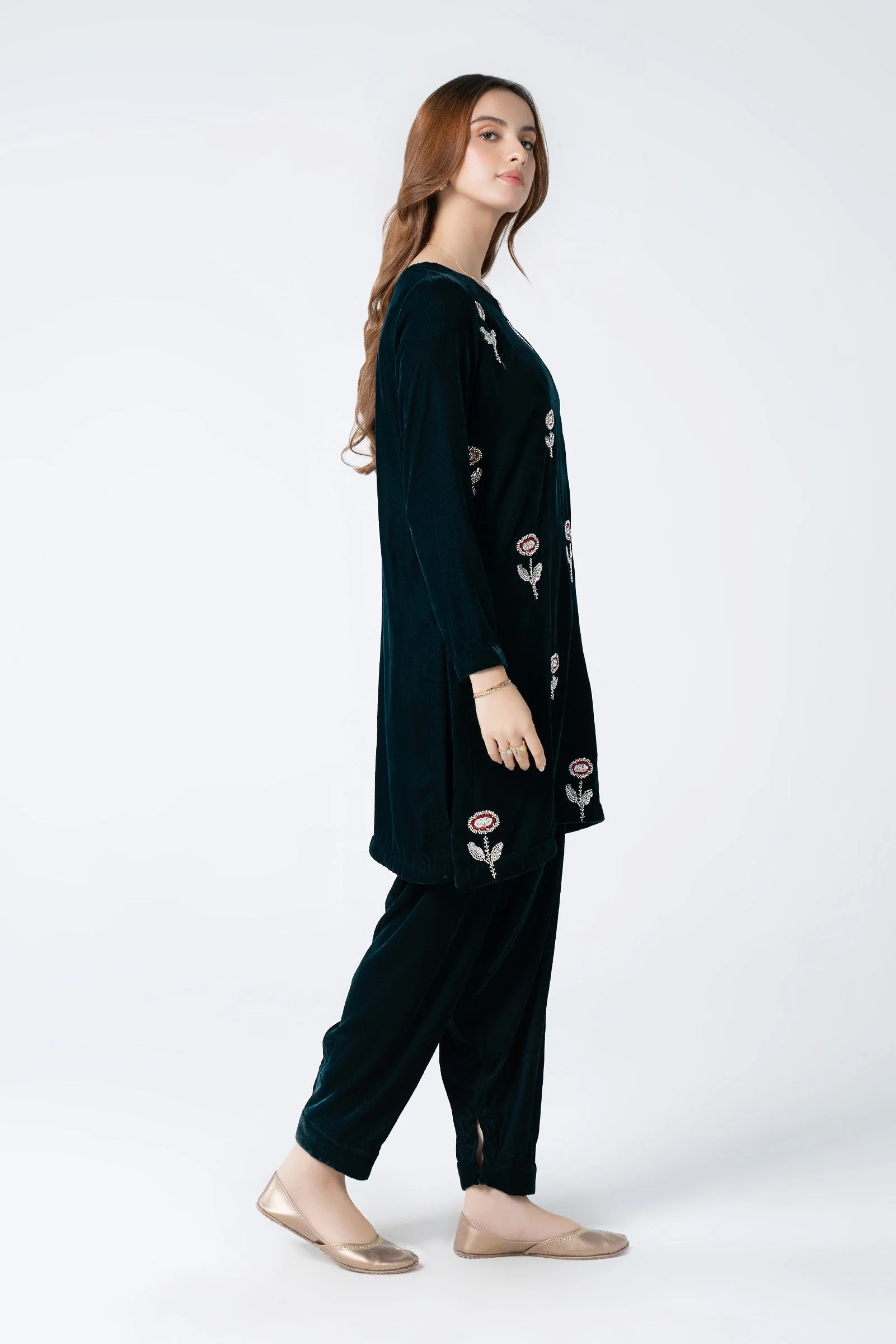 2 Pc Embellished Velvet Suit - Image 5