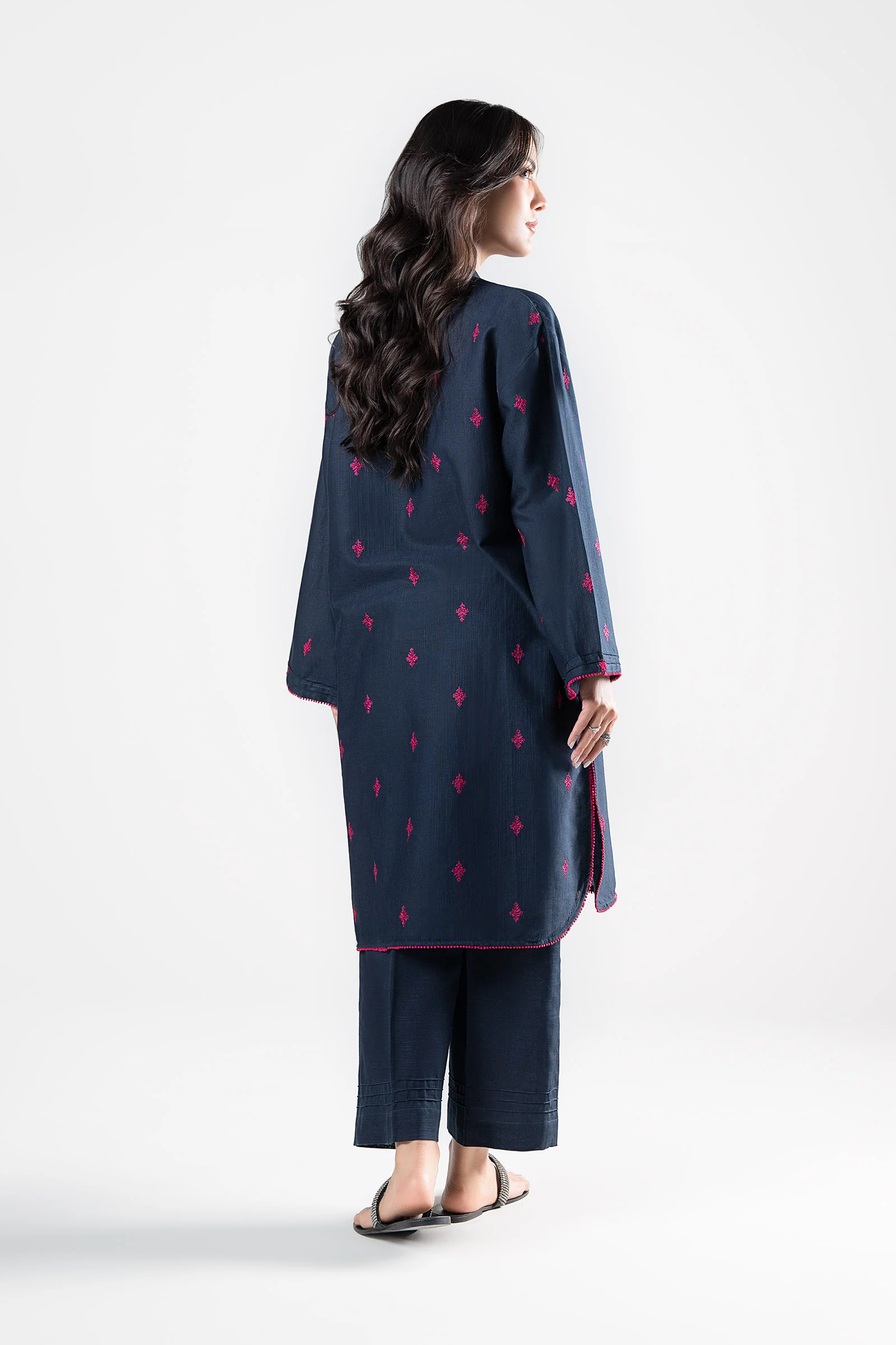 2 Pc Embroidered Khaddar Suit - Image 7